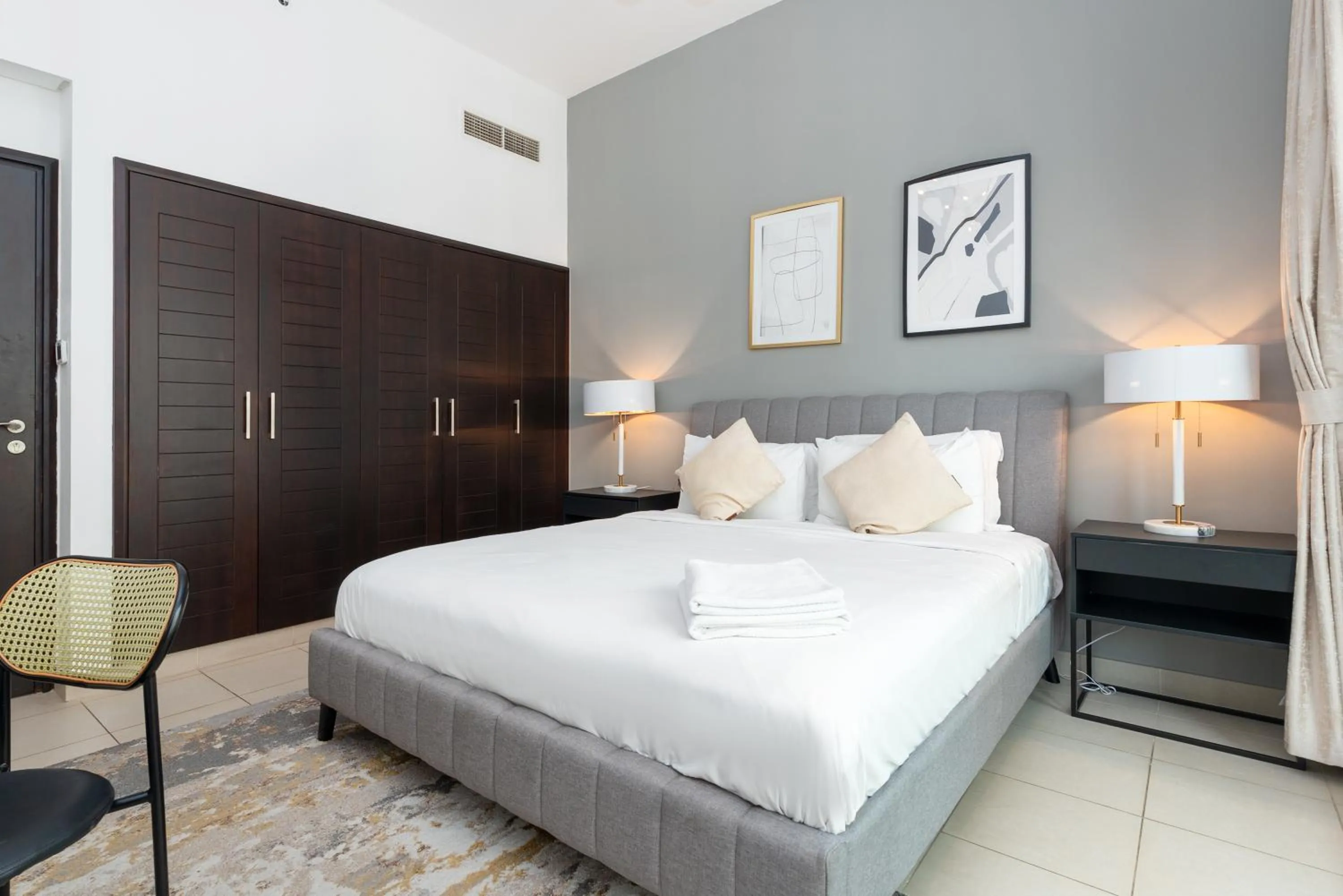 White Sage - Fountain View Stylish Apt With Spacious Terrace