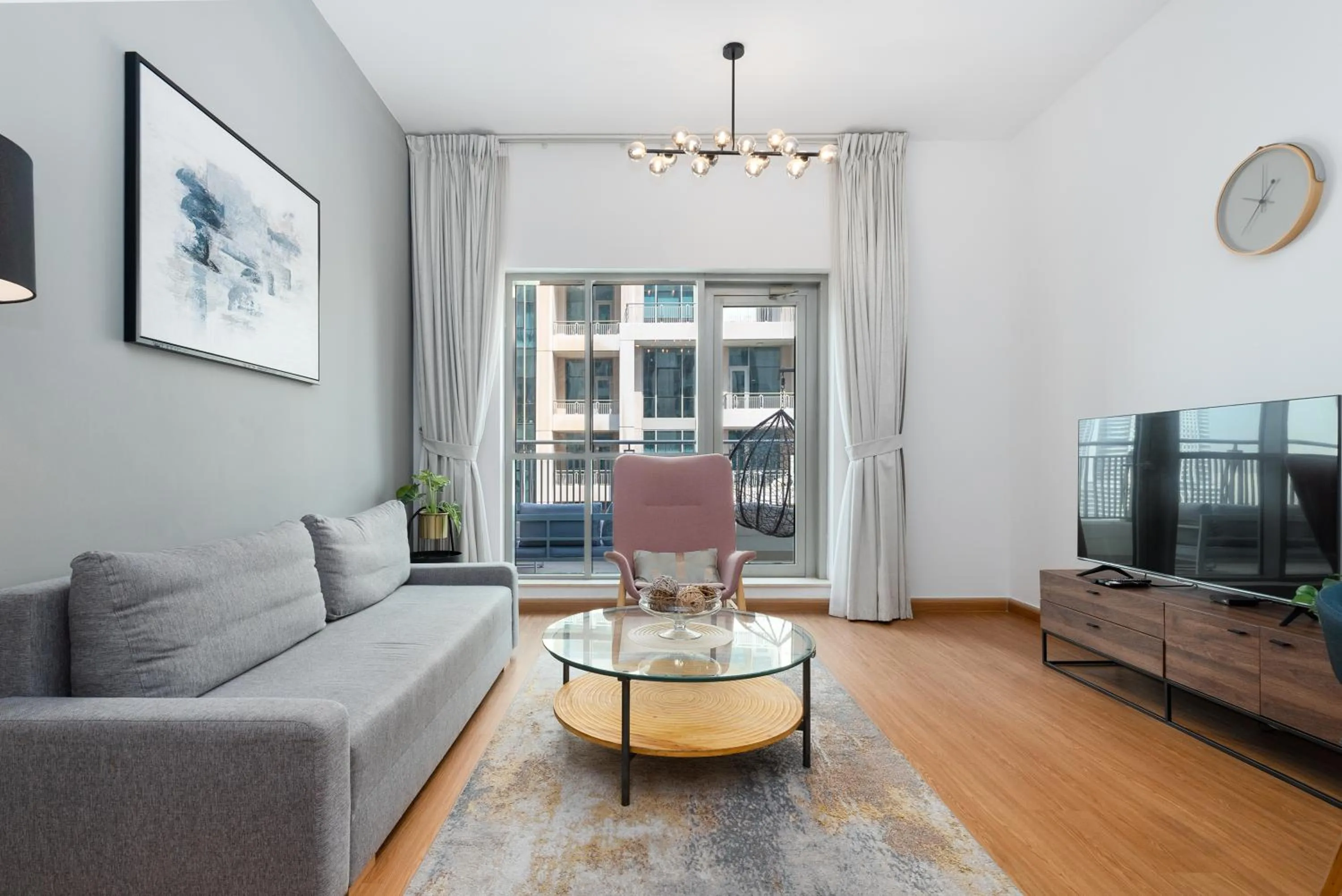 White Sage - Fountain View Stylish Apt With Spacious Terrace