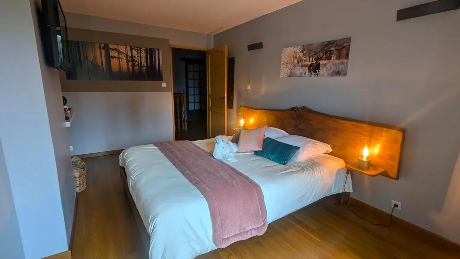 Bedroom, Bed in Au repos de la licorne