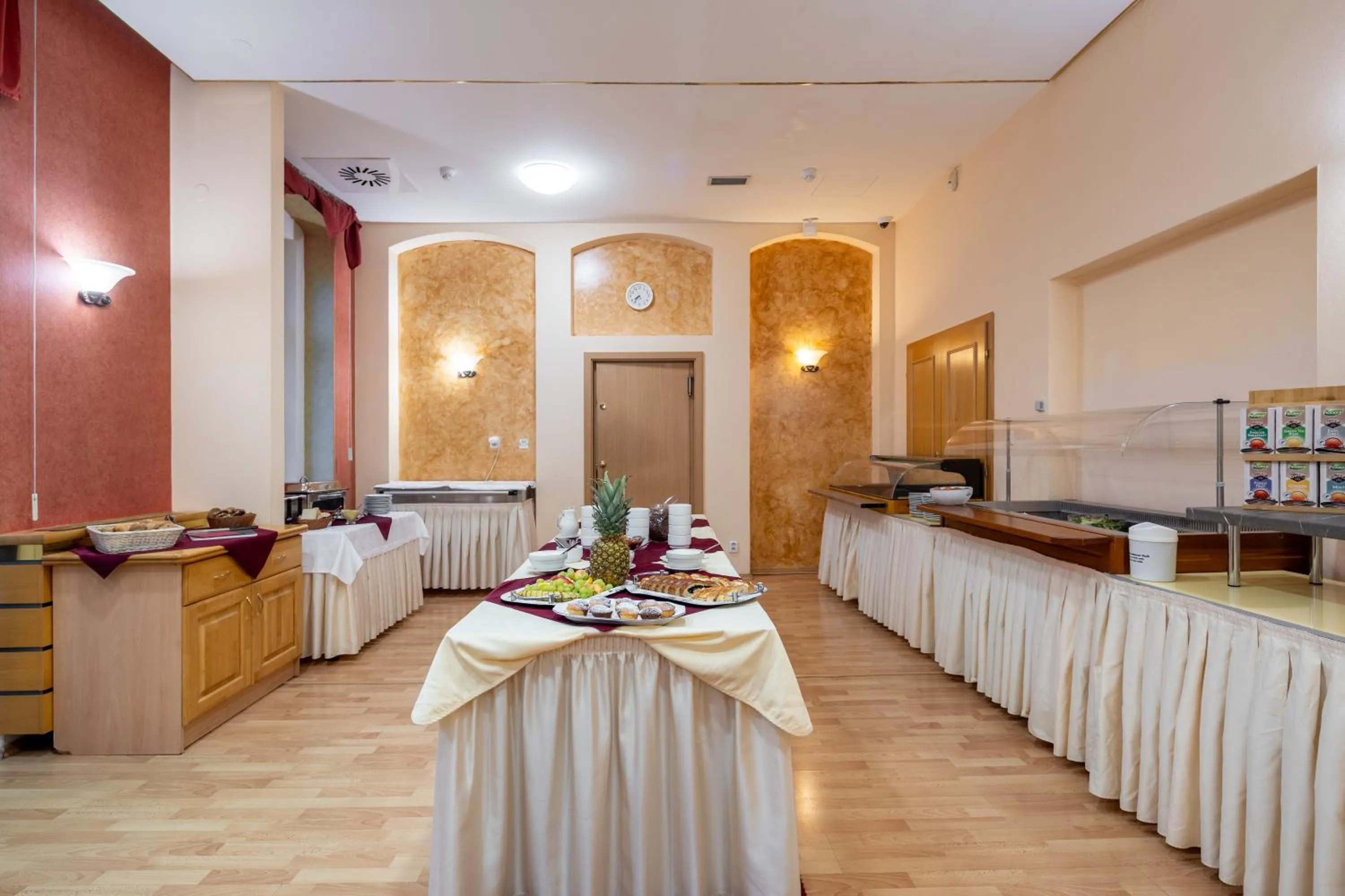 Breakfast in Wellness Hotel Jean De Carro