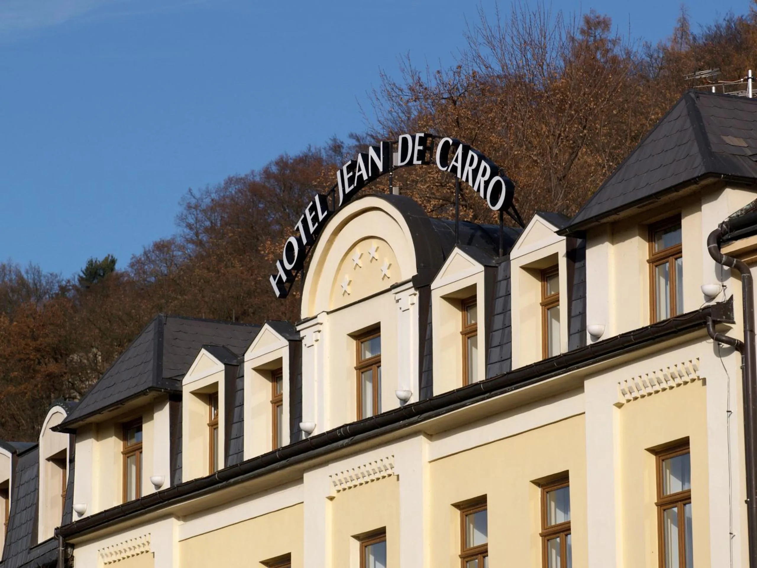 Property building in Wellness Hotel Jean De Carro