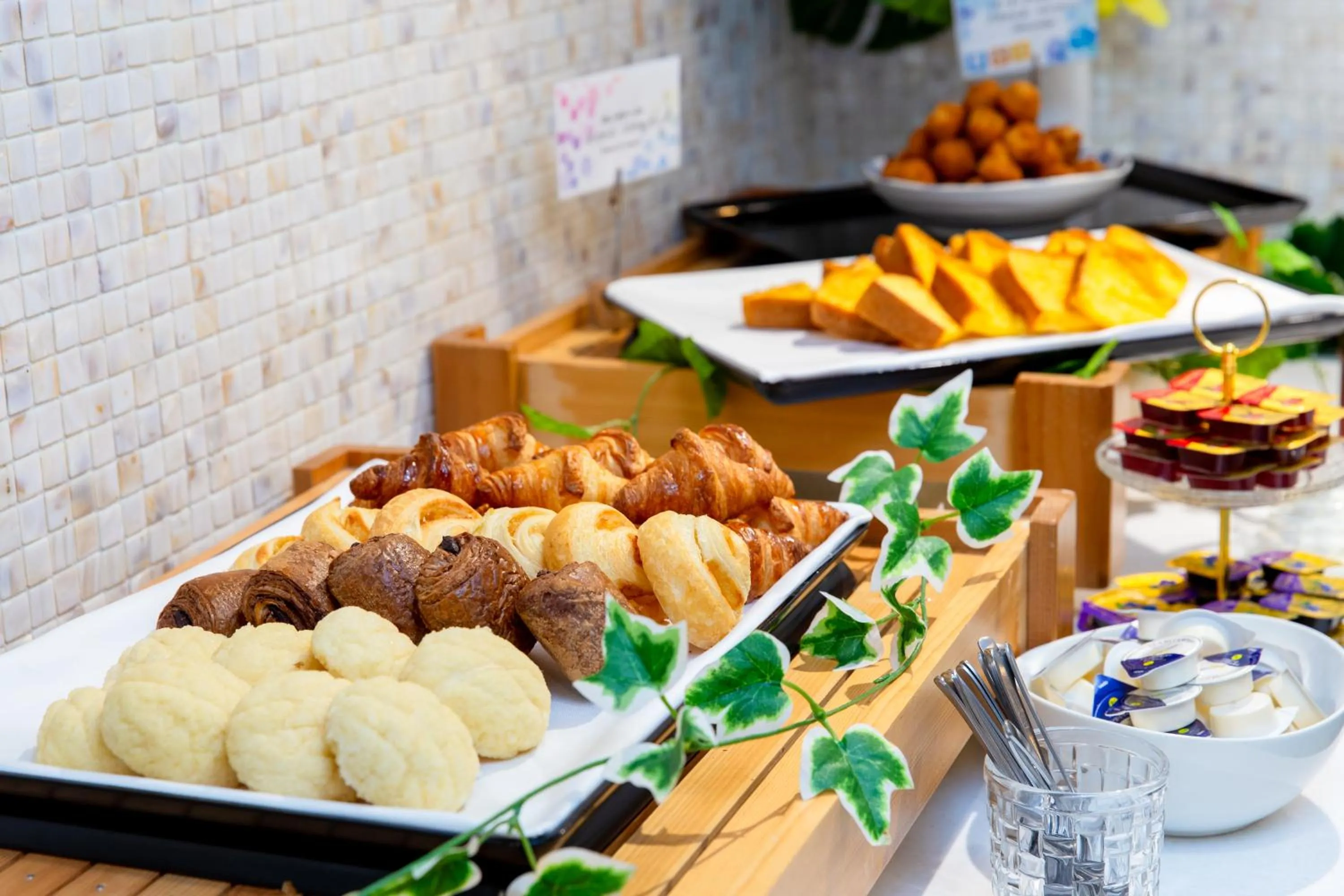 Restaurant/places to eat in Rembrandt Style Naha