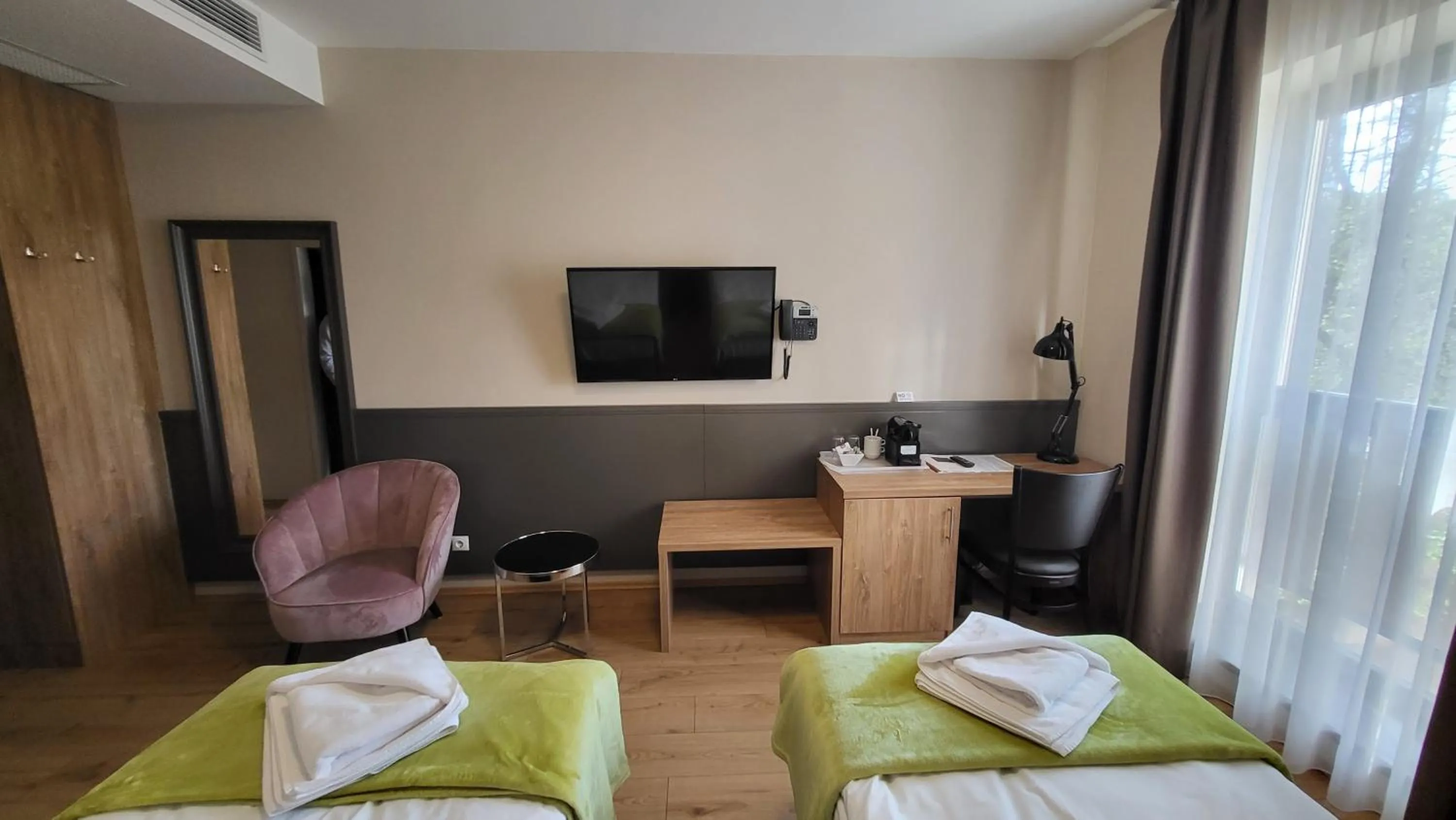 Photo of the whole room, Bed in D50 Hotel