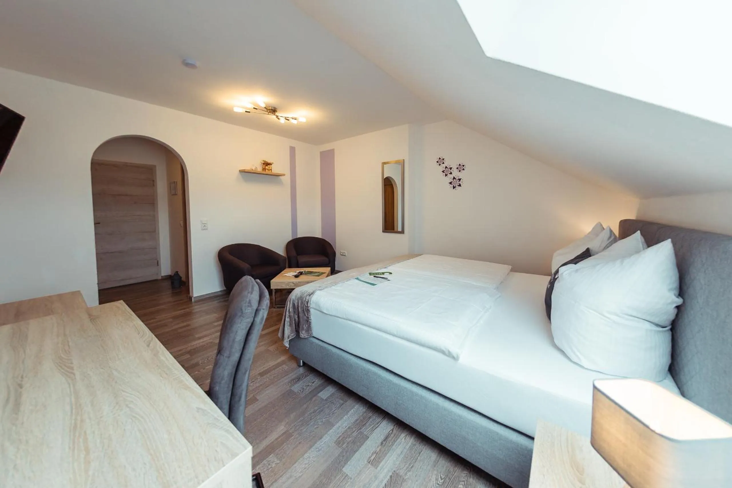 Photo of the whole room, Bed in Das Arni´s