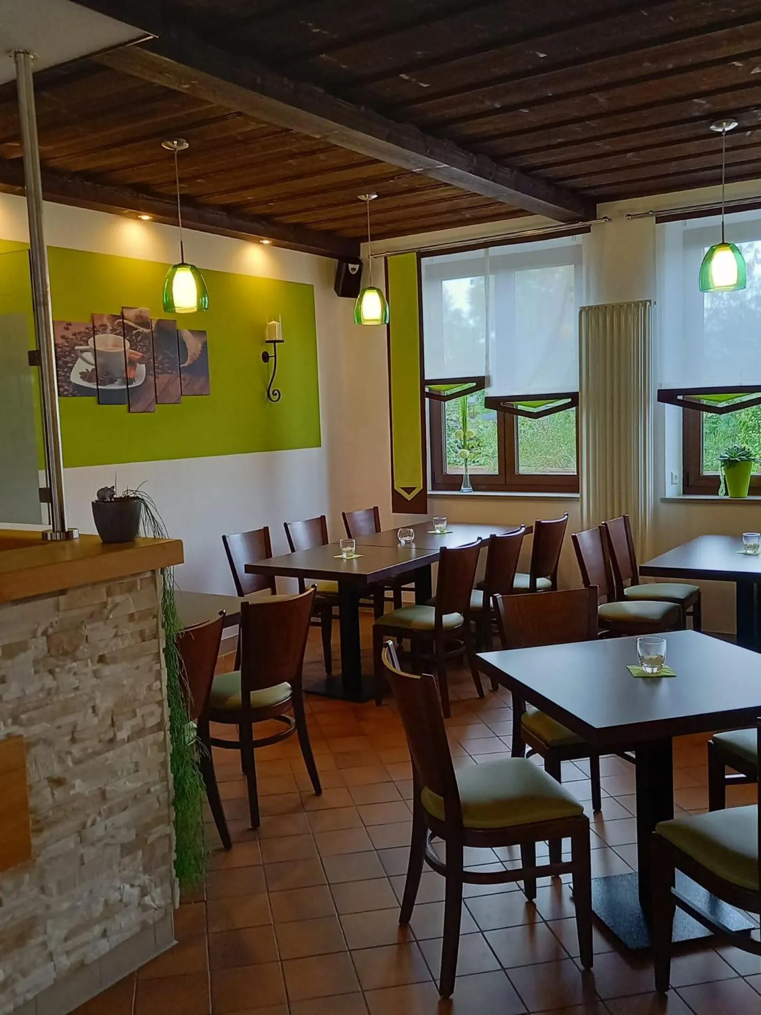 Restaurant/places to eat in Das Arni´s