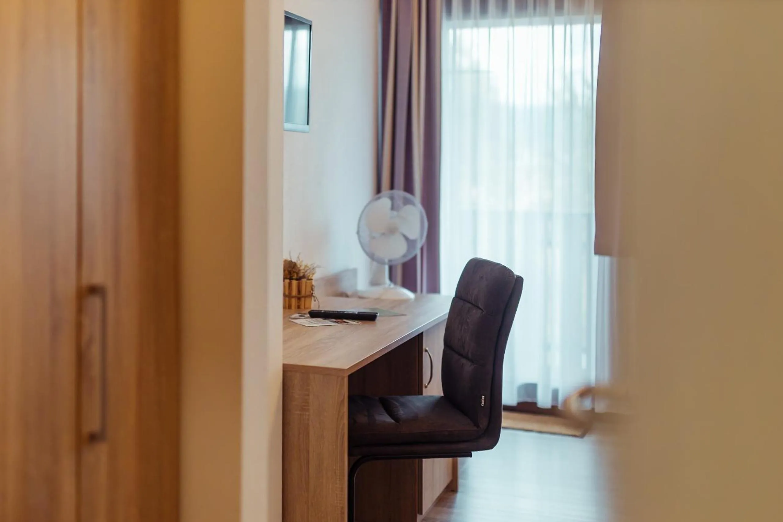 Photo of the whole room in Das Arni´s