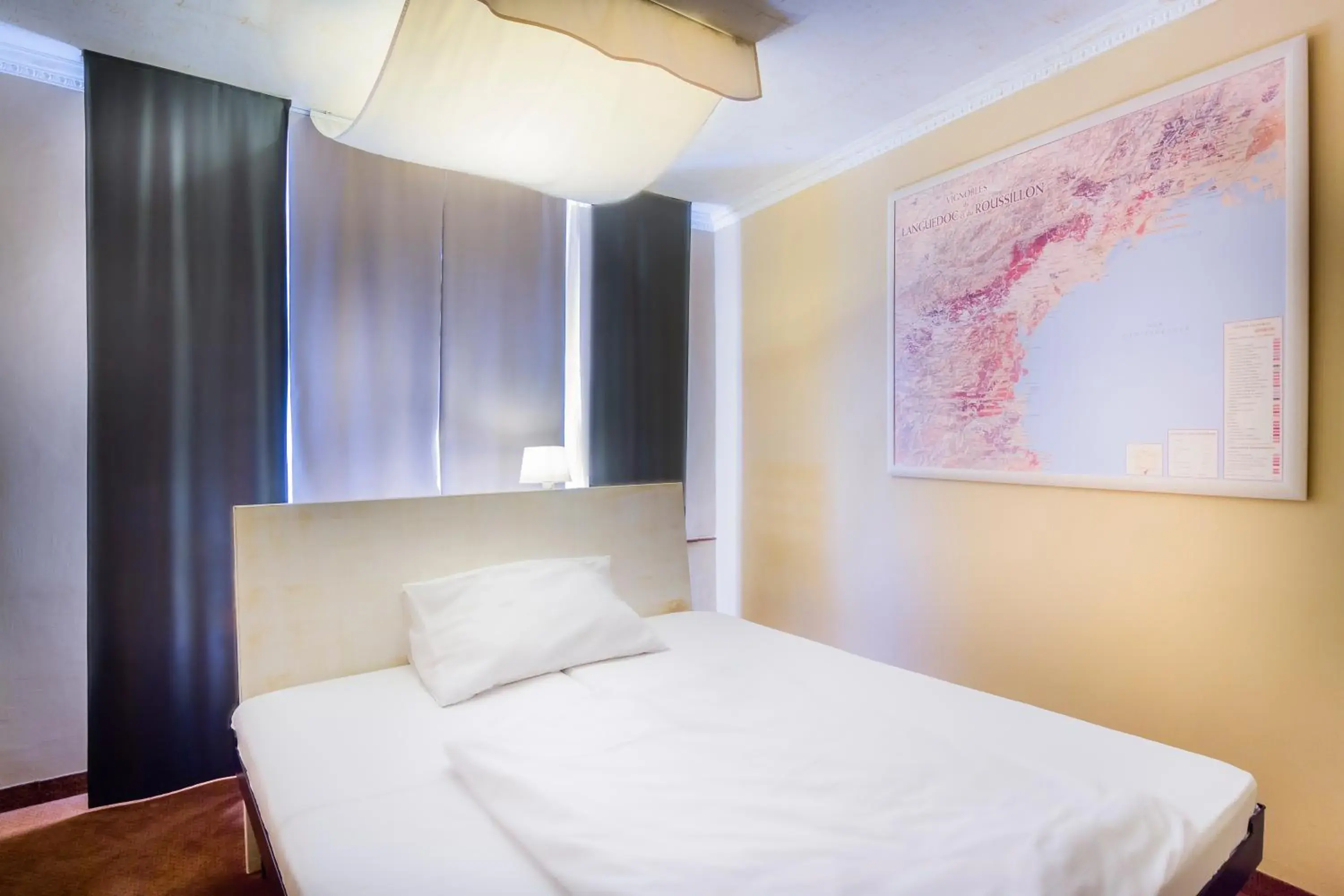 Single Room in Villa St. Tropez Single Room in Villa St. Tropez