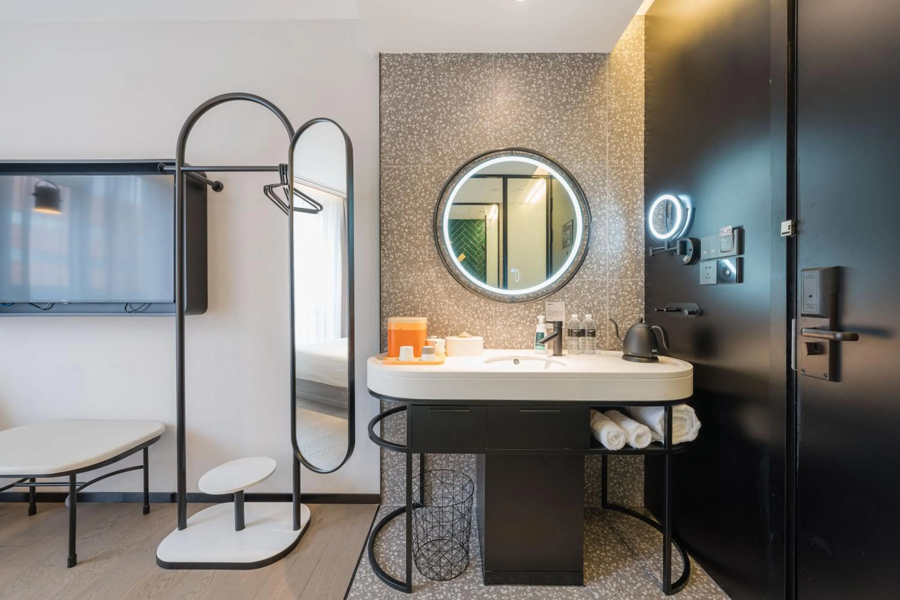 View (from property/room) in Atour X Shanghai Jing'an huashanlu Temple