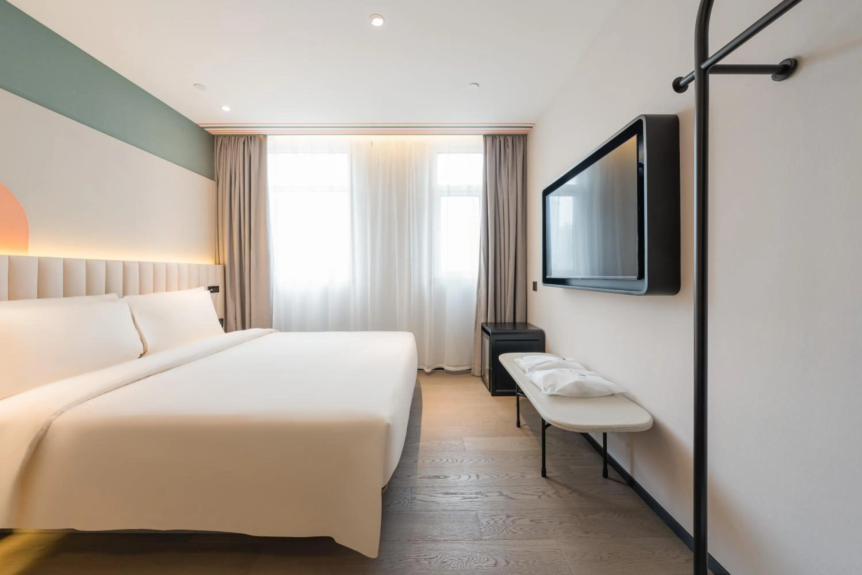 TV and multimedia, Bed in Atour X Shanghai Jing'an huashanlu Temple