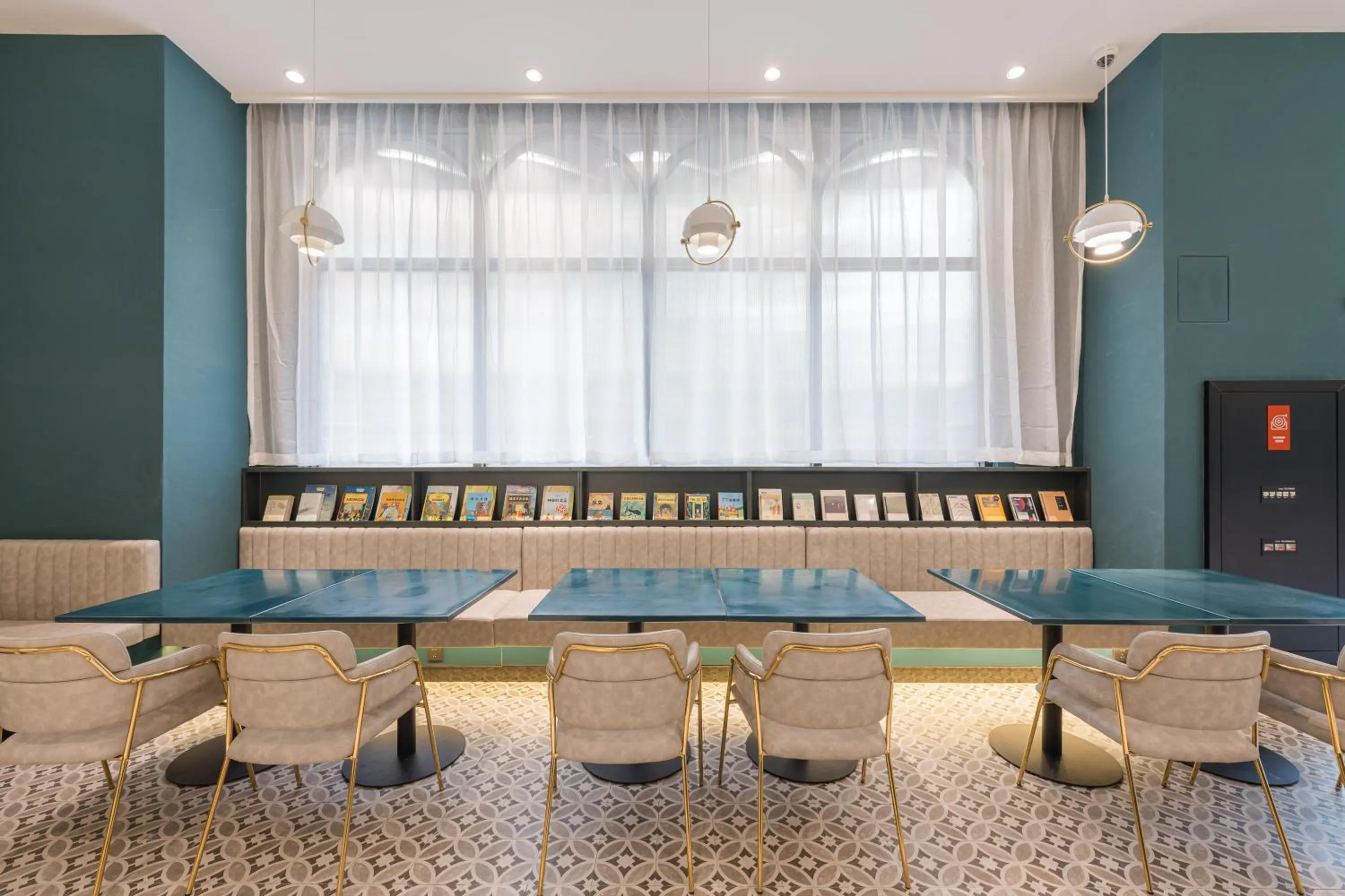 Seating area in Atour X Shanghai Jing'an huashanlu Temple