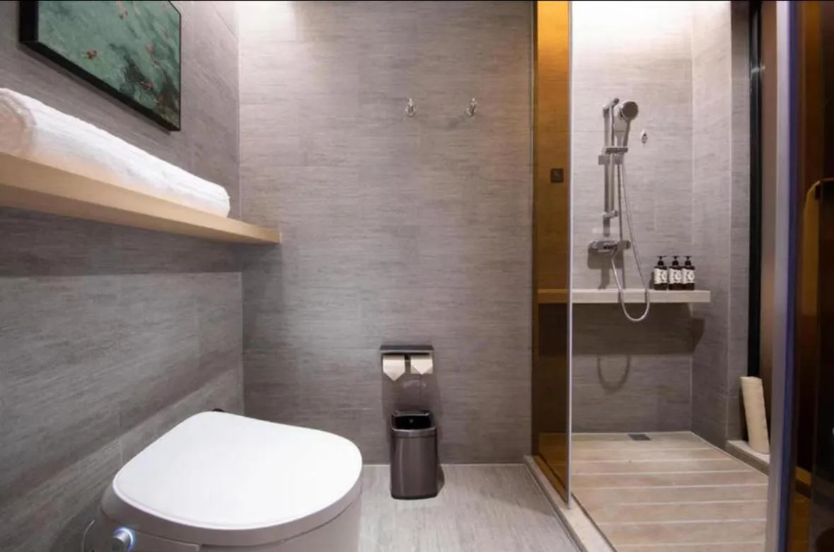 Shower in Atour Hotel Ningbo Fenghua Huizheng Street