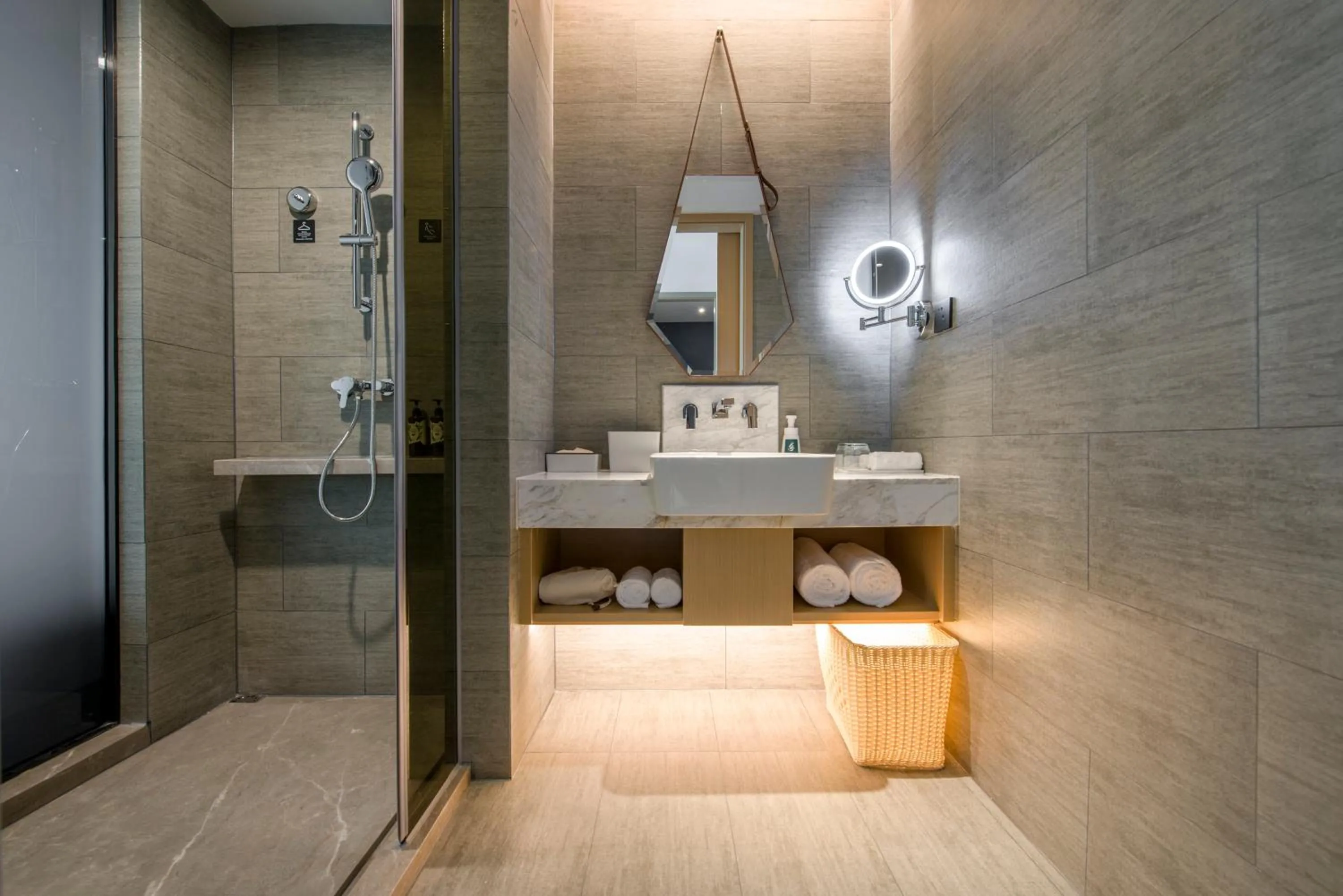 Shower in Atour Hotel Guangzhou Huadu Financial Center