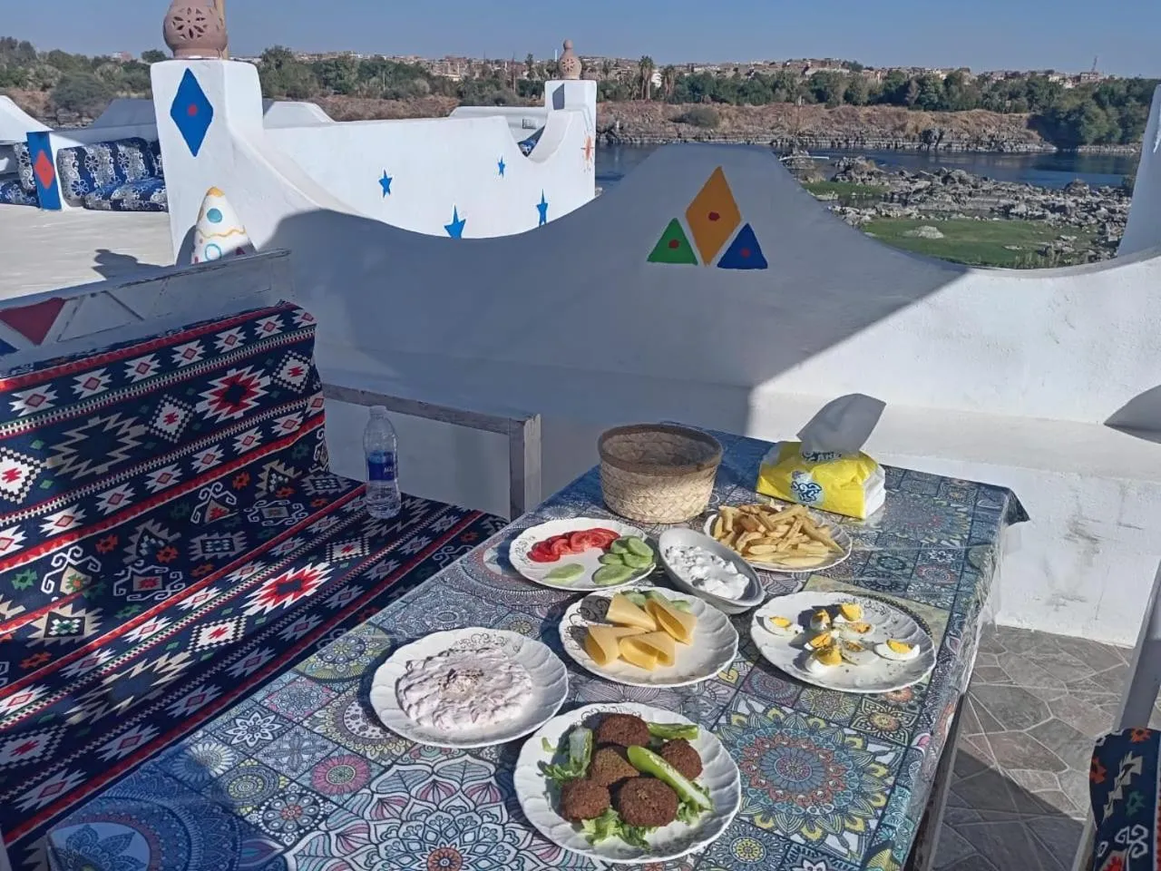 Restaurant/places to eat in Nubian Kulih house