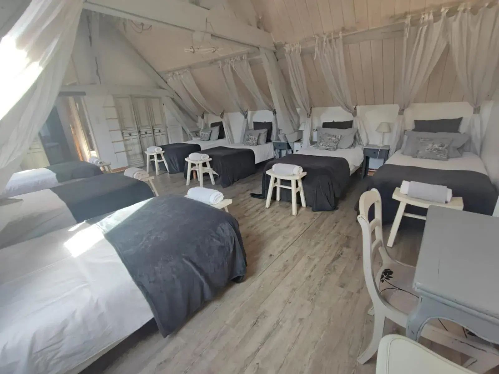 6-Bed Mixed Dormitory Room - single occupancy in LE DOMAINE DU SENS 6-Bed Mixed Dormitory Room - single occupancy in LE DOMAINE DU SENS