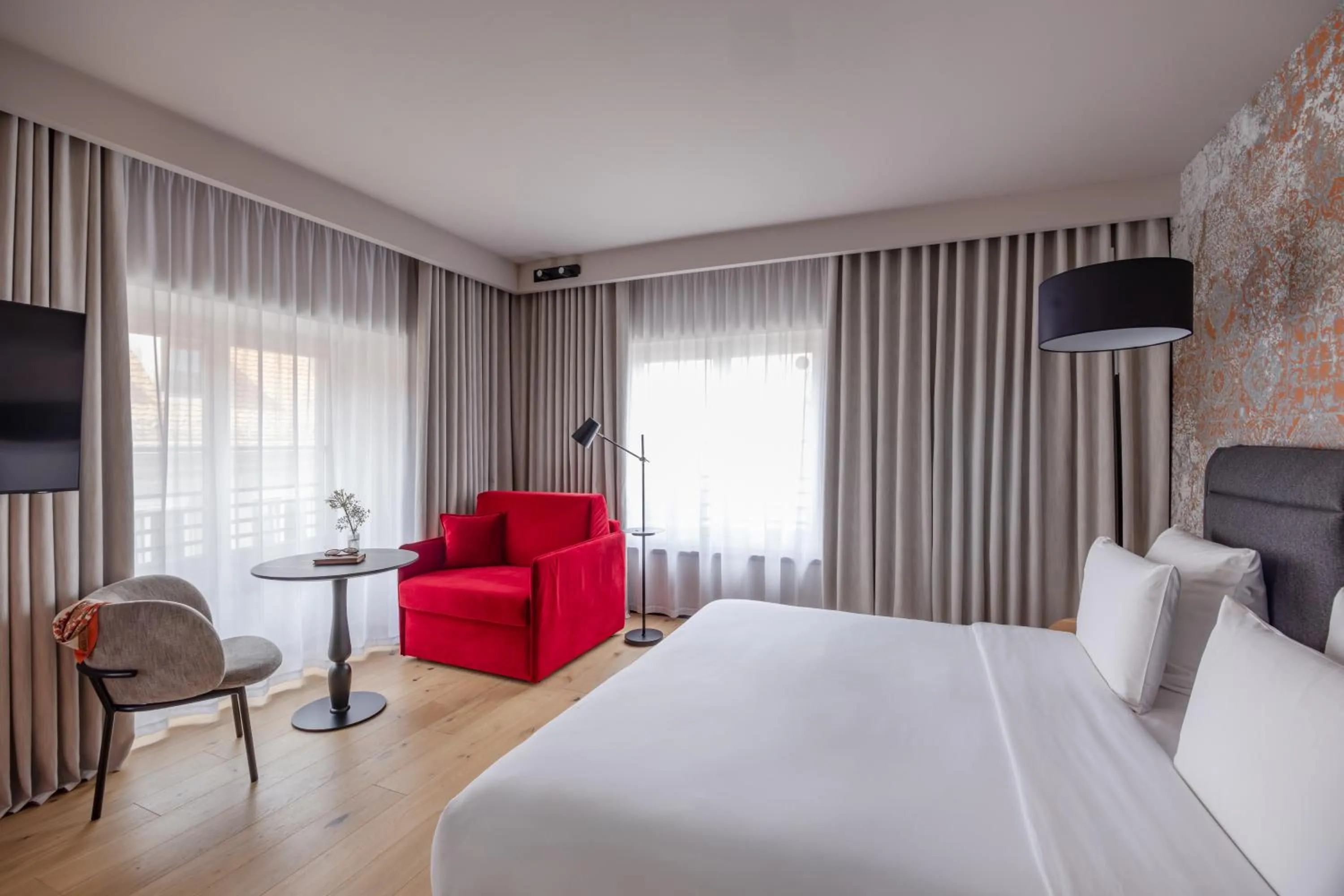 Photo of the whole room, Bed in Hôtel LÉONOR the place to live