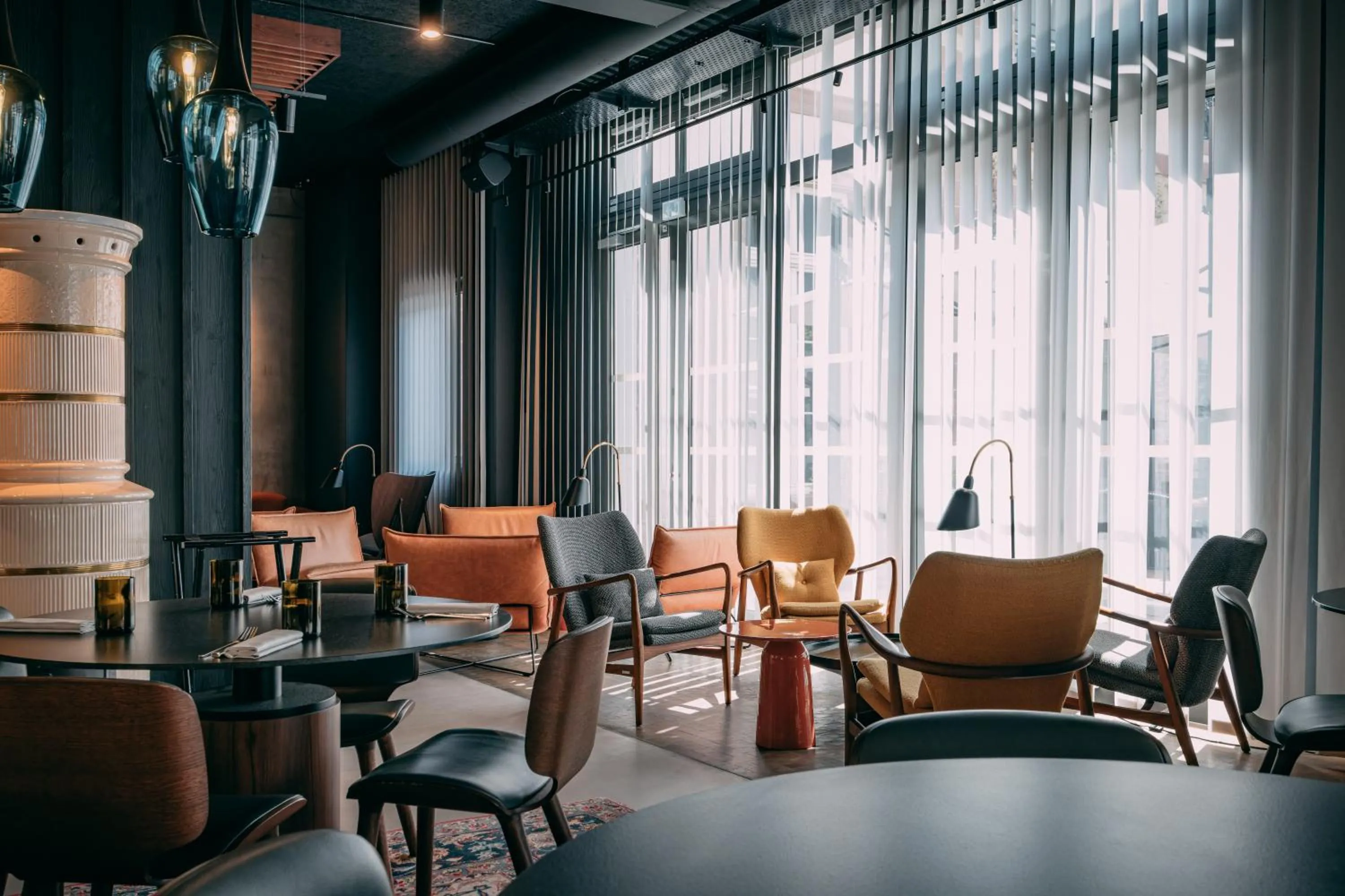 Restaurant/places to eat in Hôtel LÉONOR the place to live