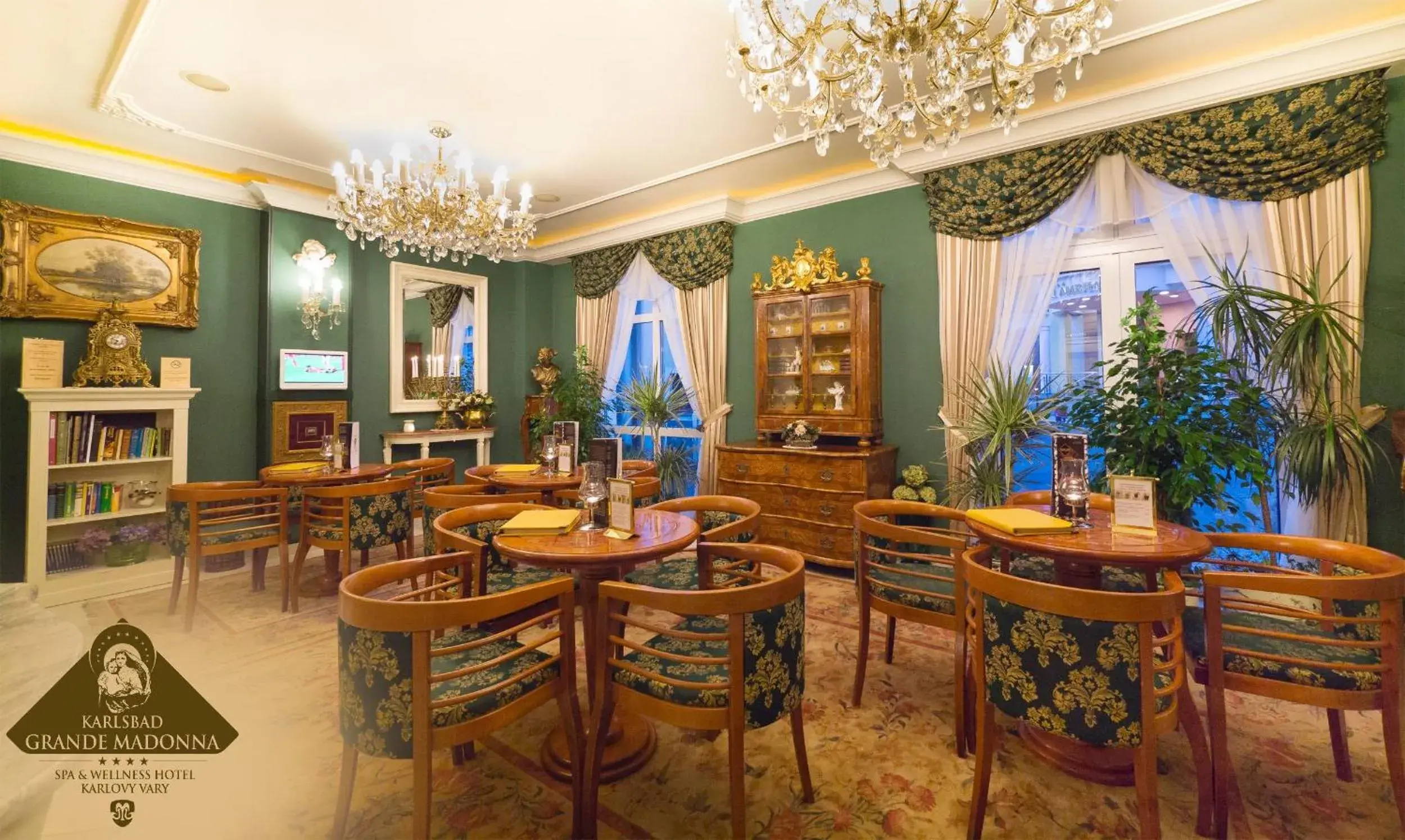 Lobby or reception in Karlsbad Grande Madonna Lobby or reception in Karlsbad Grande Madonna