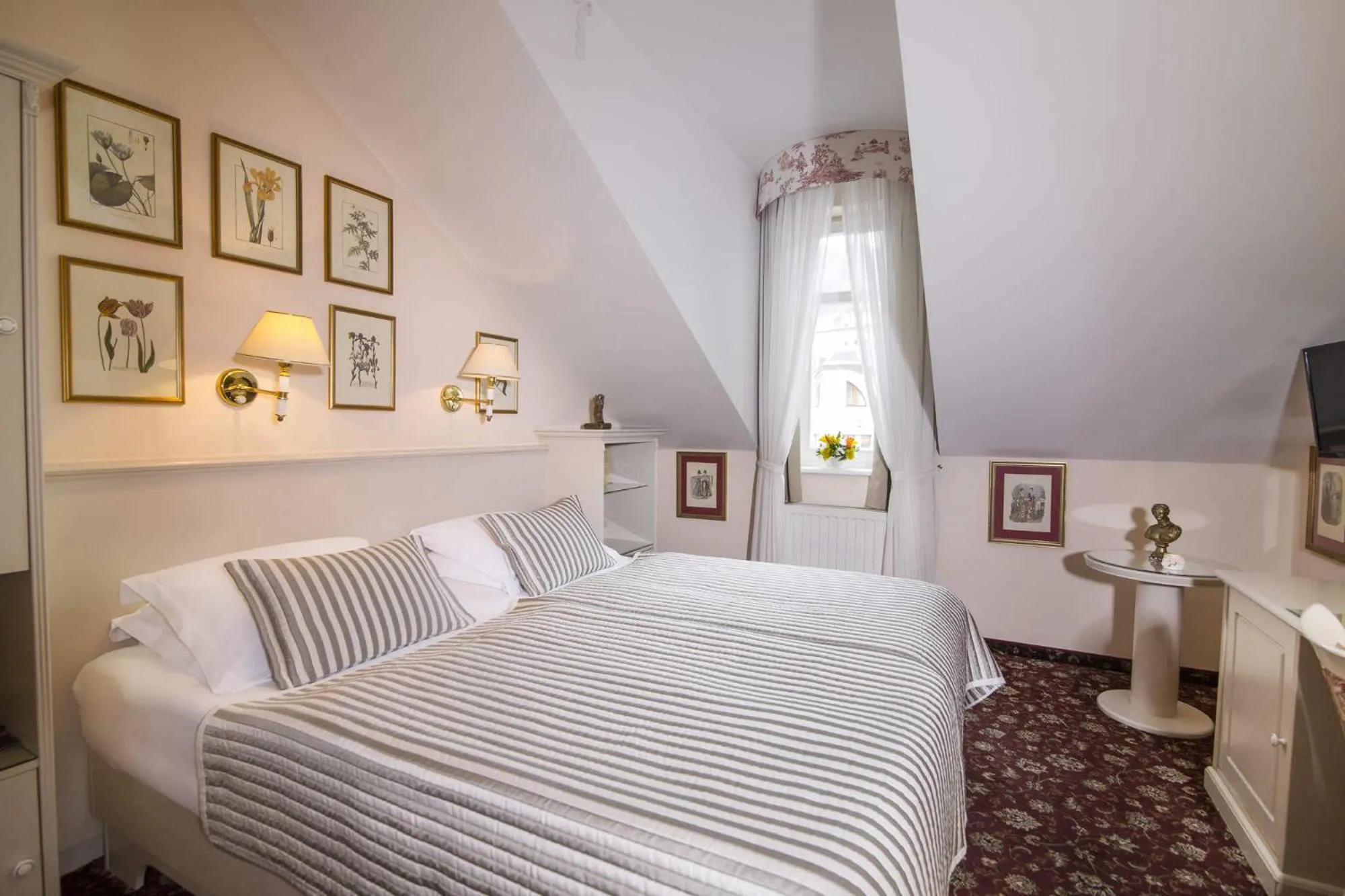 Bed in Karlsbad Grande Madonna