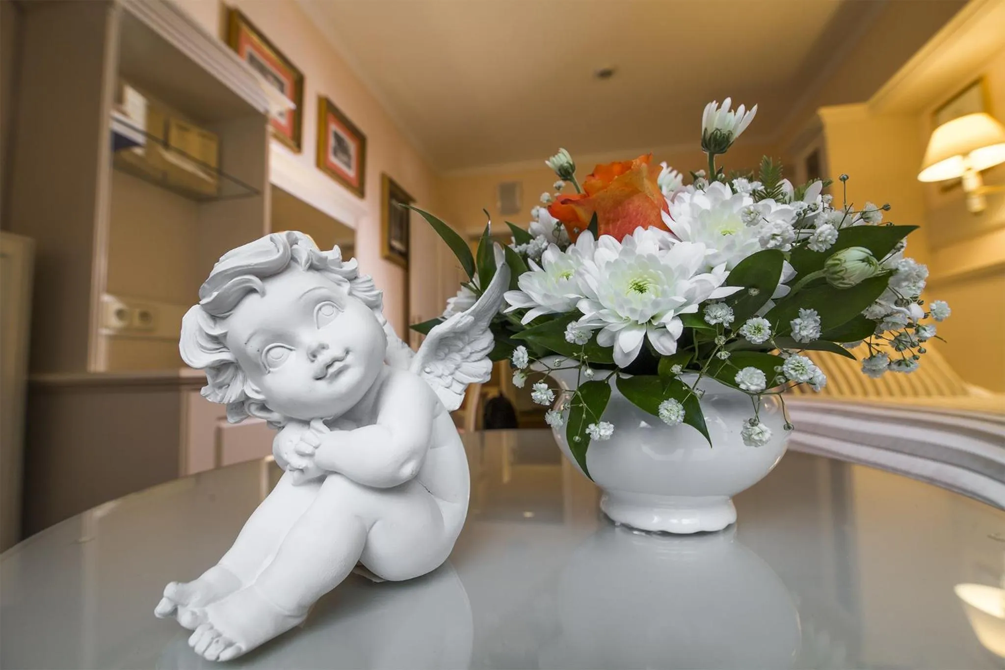 Decorative detail in Karlsbad Grande Madonna