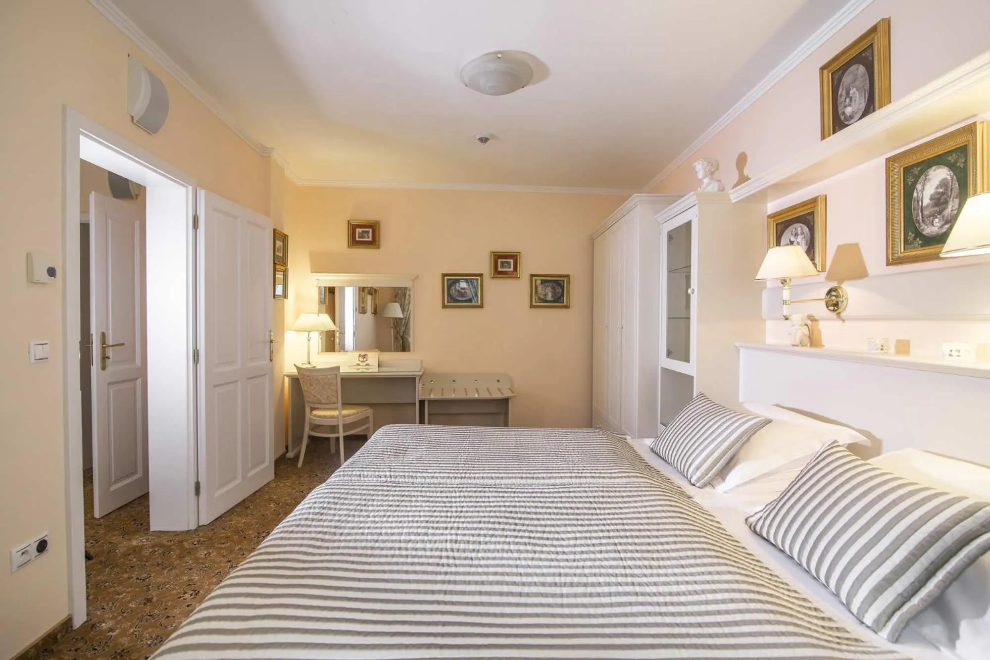 Bed in Karlsbad Grande Madonna