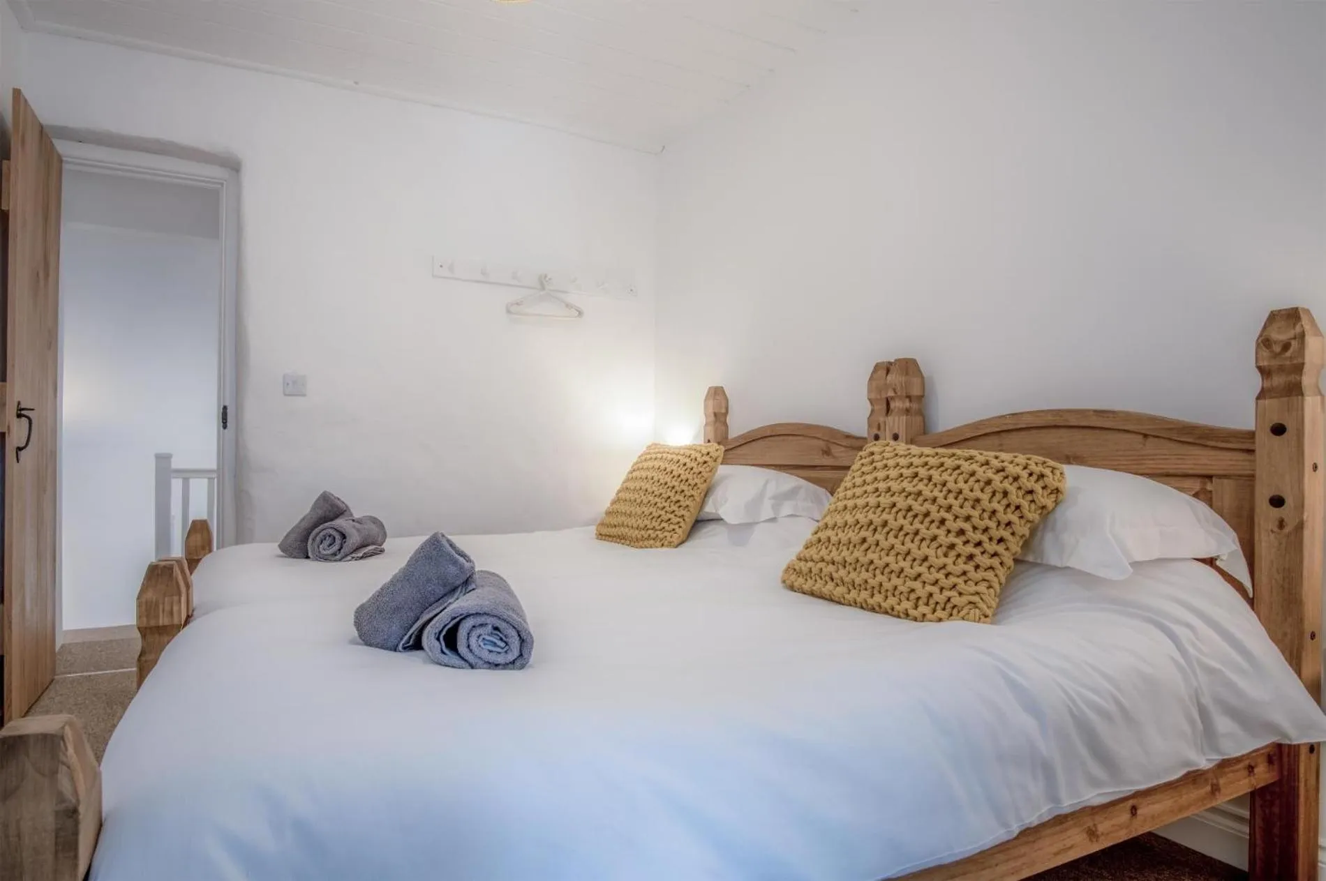 Floor plan, Bed in Brook Cottage - 2 Bedroom Cottage - Dale