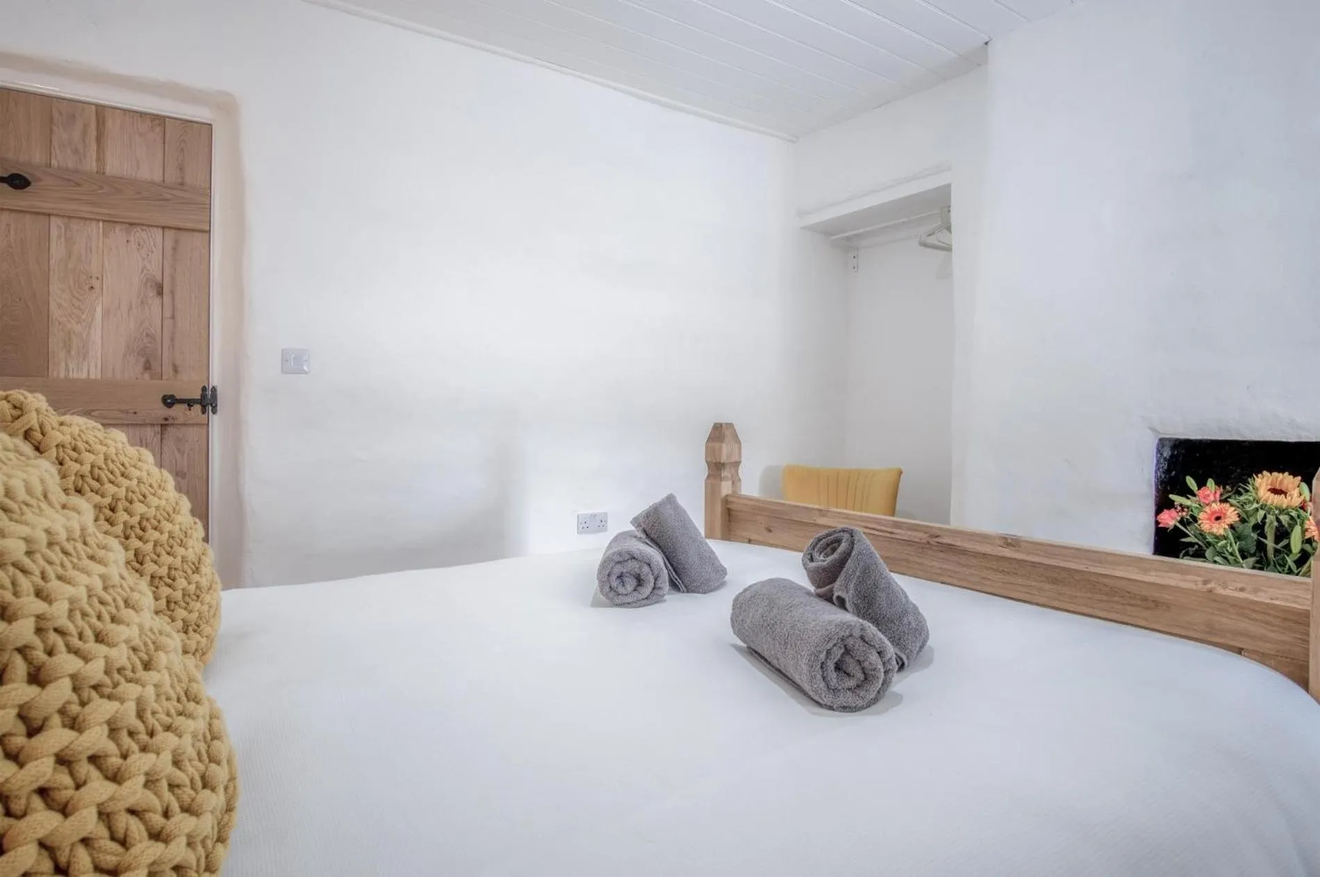 Floor plan, Bed in Brook Cottage - 2 Bedroom Cottage - Dale