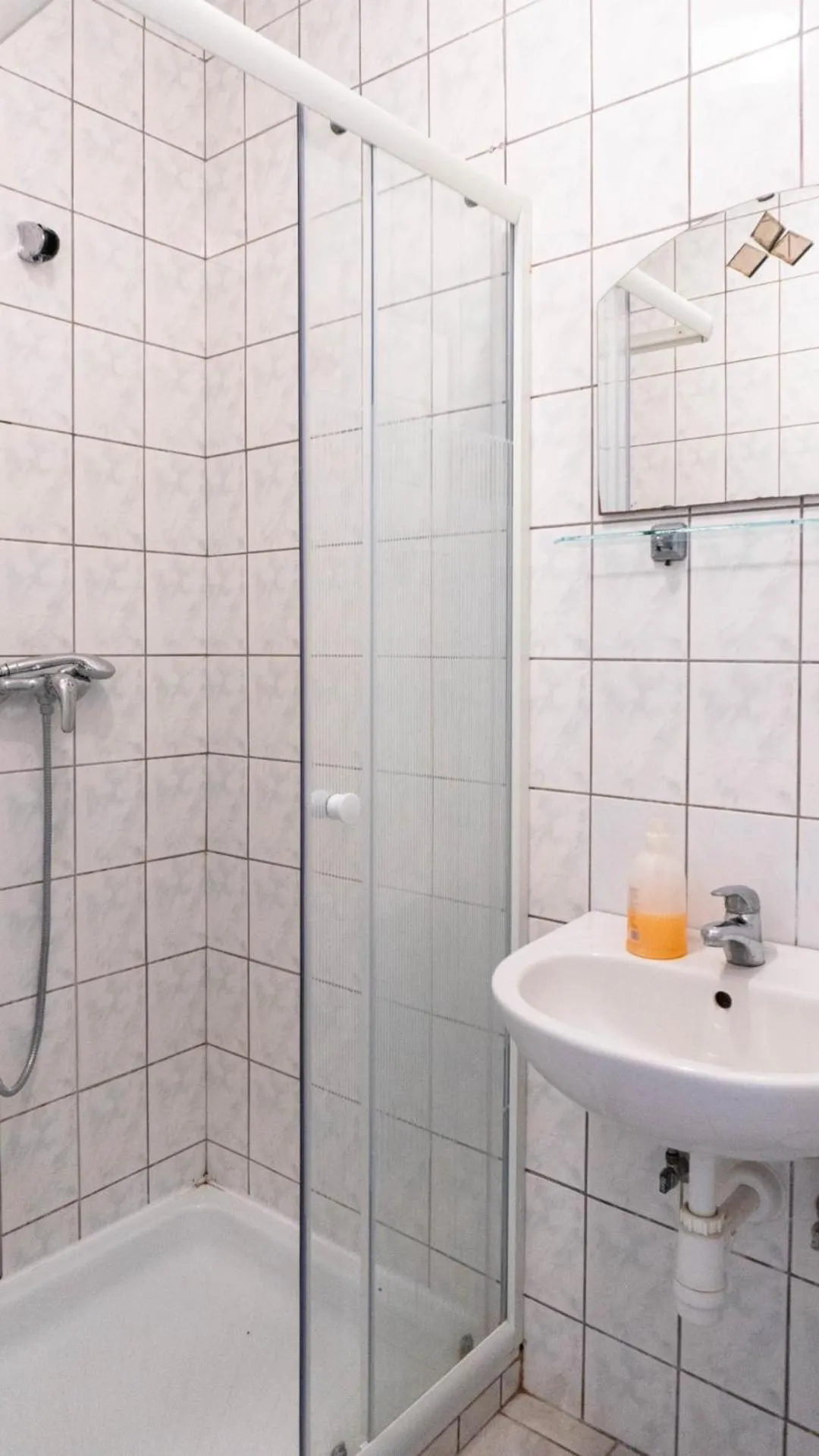 Property building in Bor-Bazilika-Vendégház