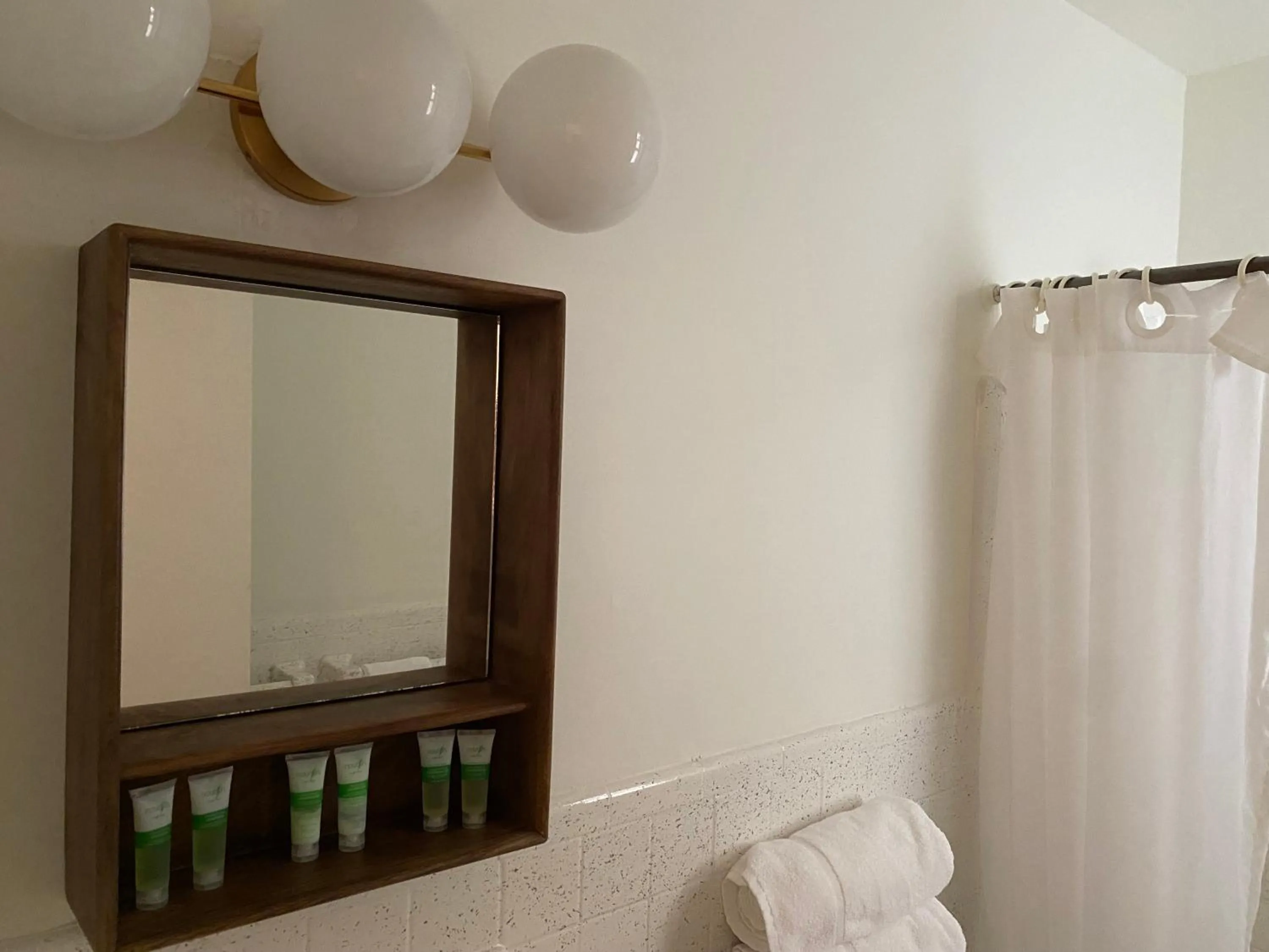 Bathroom in Tiana Beach Inn