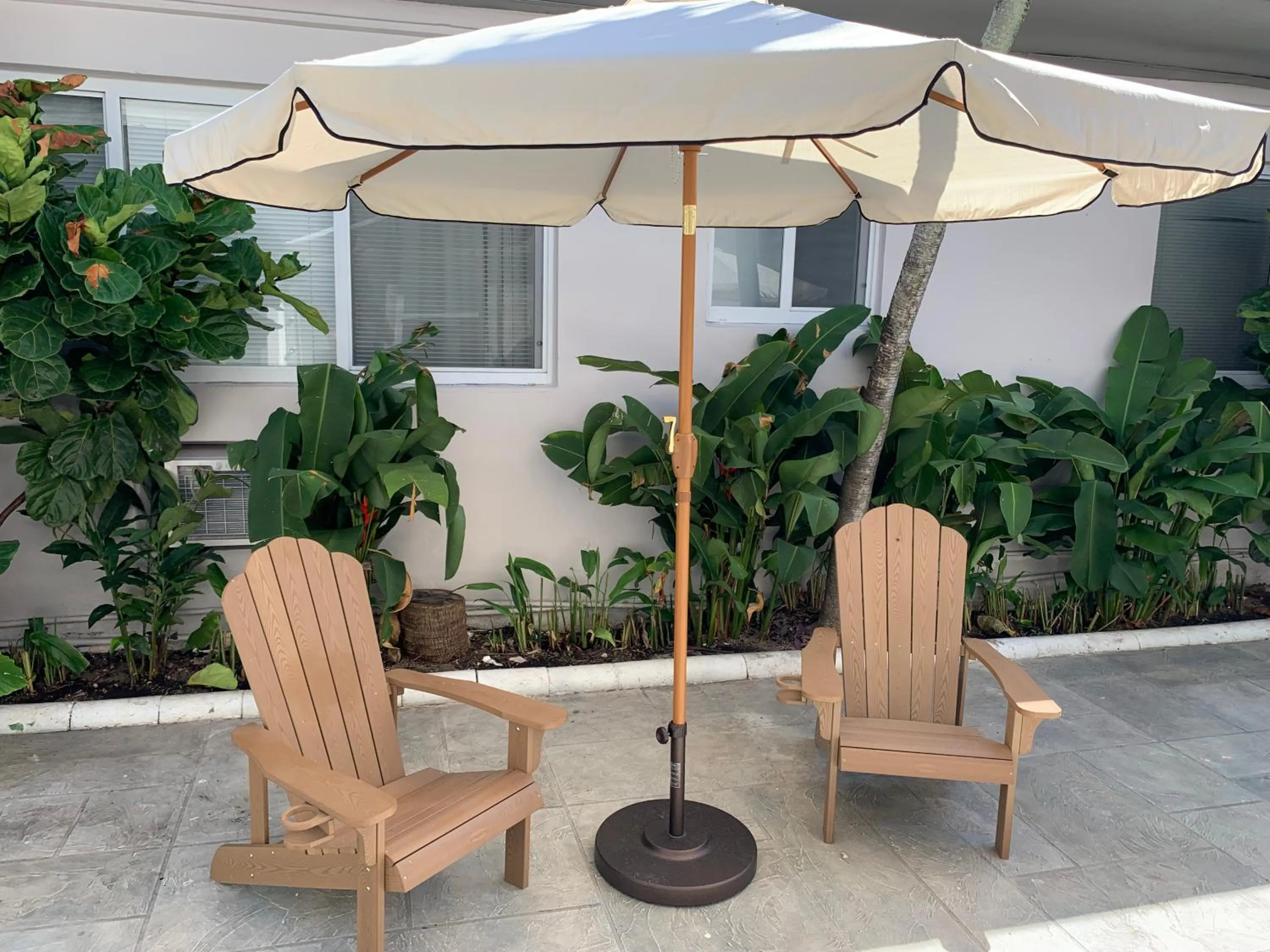 Patio in Tiana Beach Inn