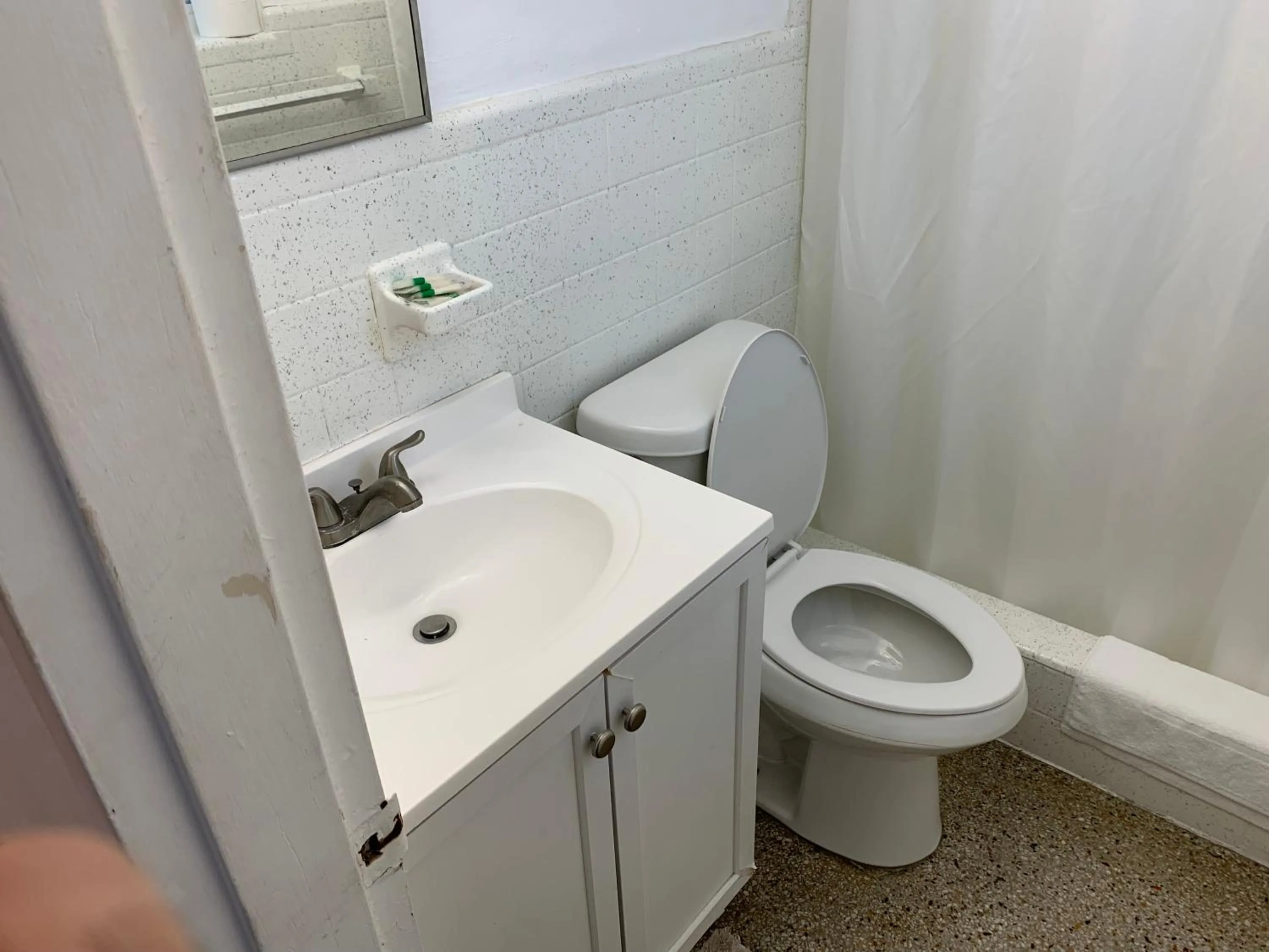 Bathroom in Tiana Beach Inn