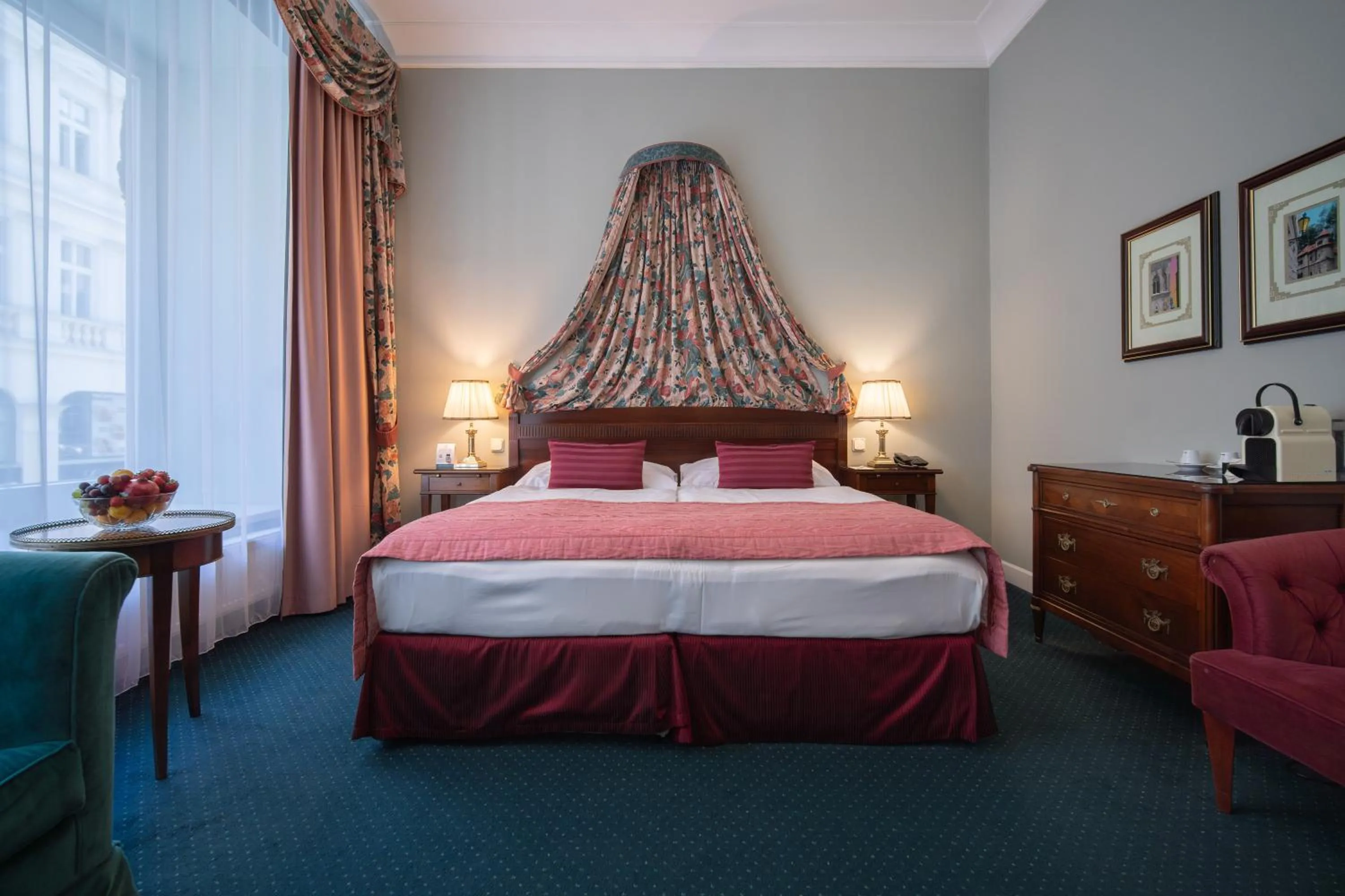 Bed in Hotel Liberty