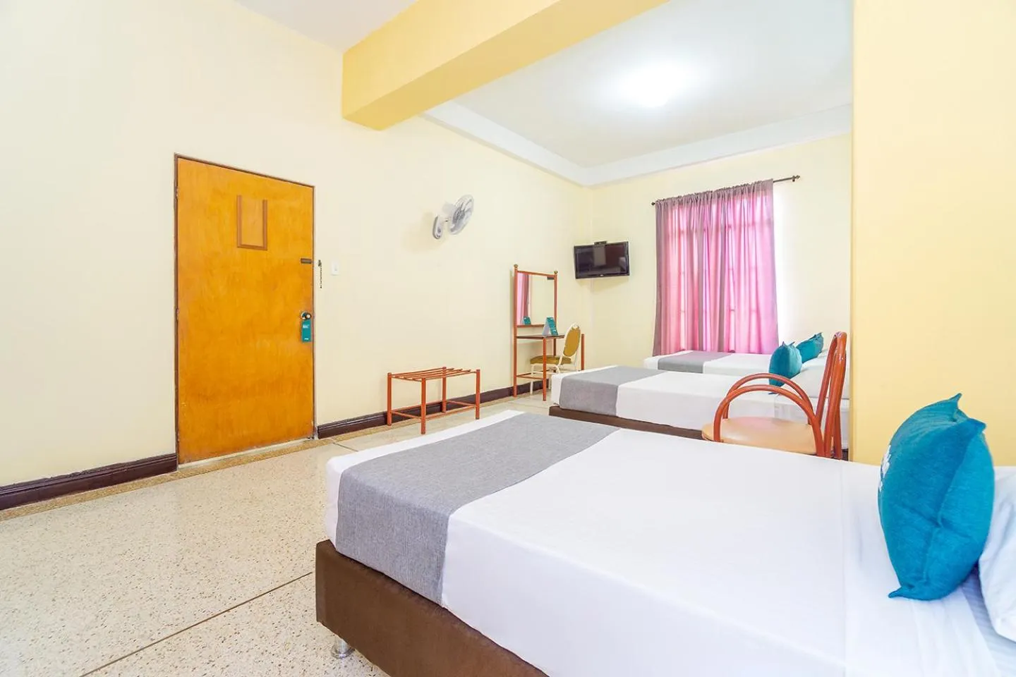 Bed in Hotel Astoria Real