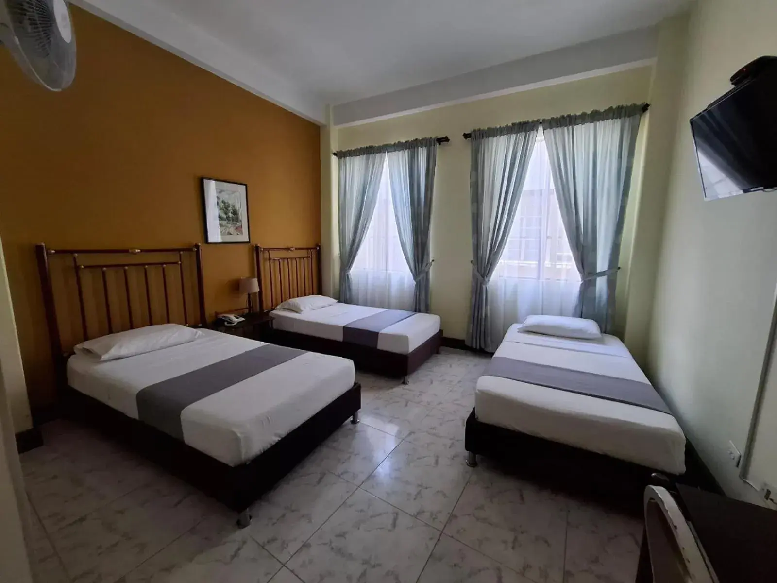 Photo of the whole room, Bed in Hotel Astoria Real Photo of the whole room, Bed in Hotel Astoria Real