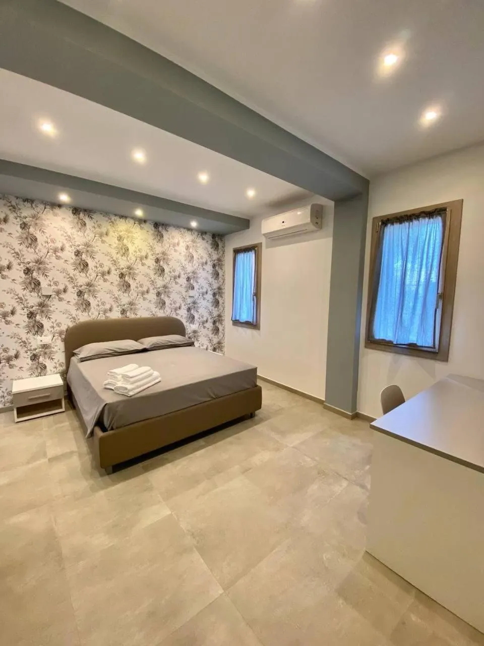 Bedroom, Bed in Floridida Rooms & Breakfast