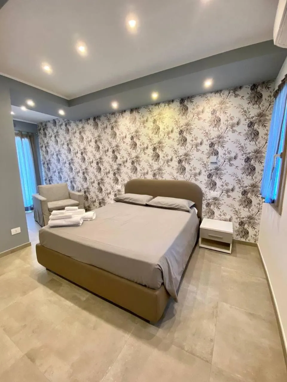 Bedroom, Bed in Floridida Rooms & Breakfast