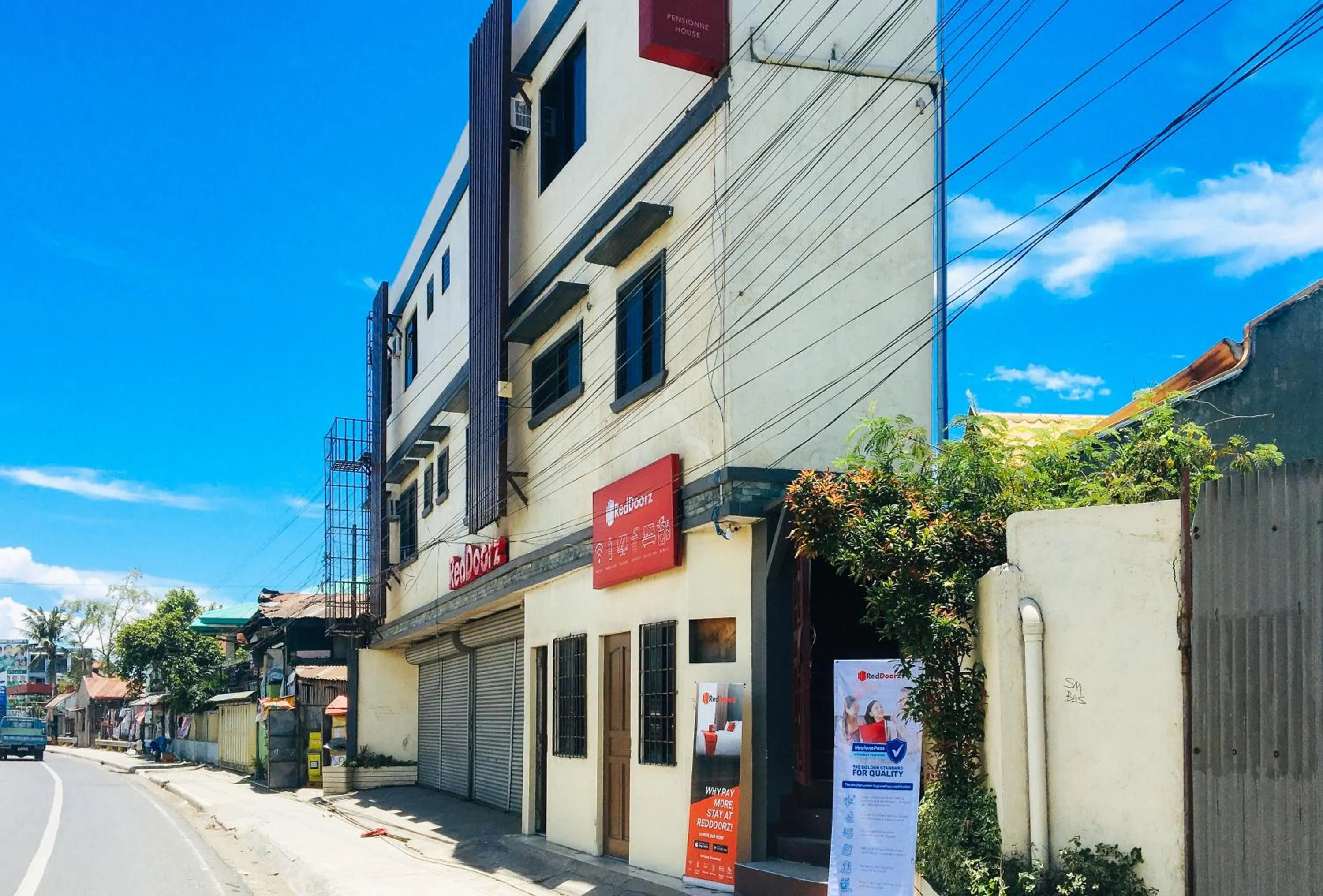Property building in RedDoorz @ El Cuarto SRP Talisay