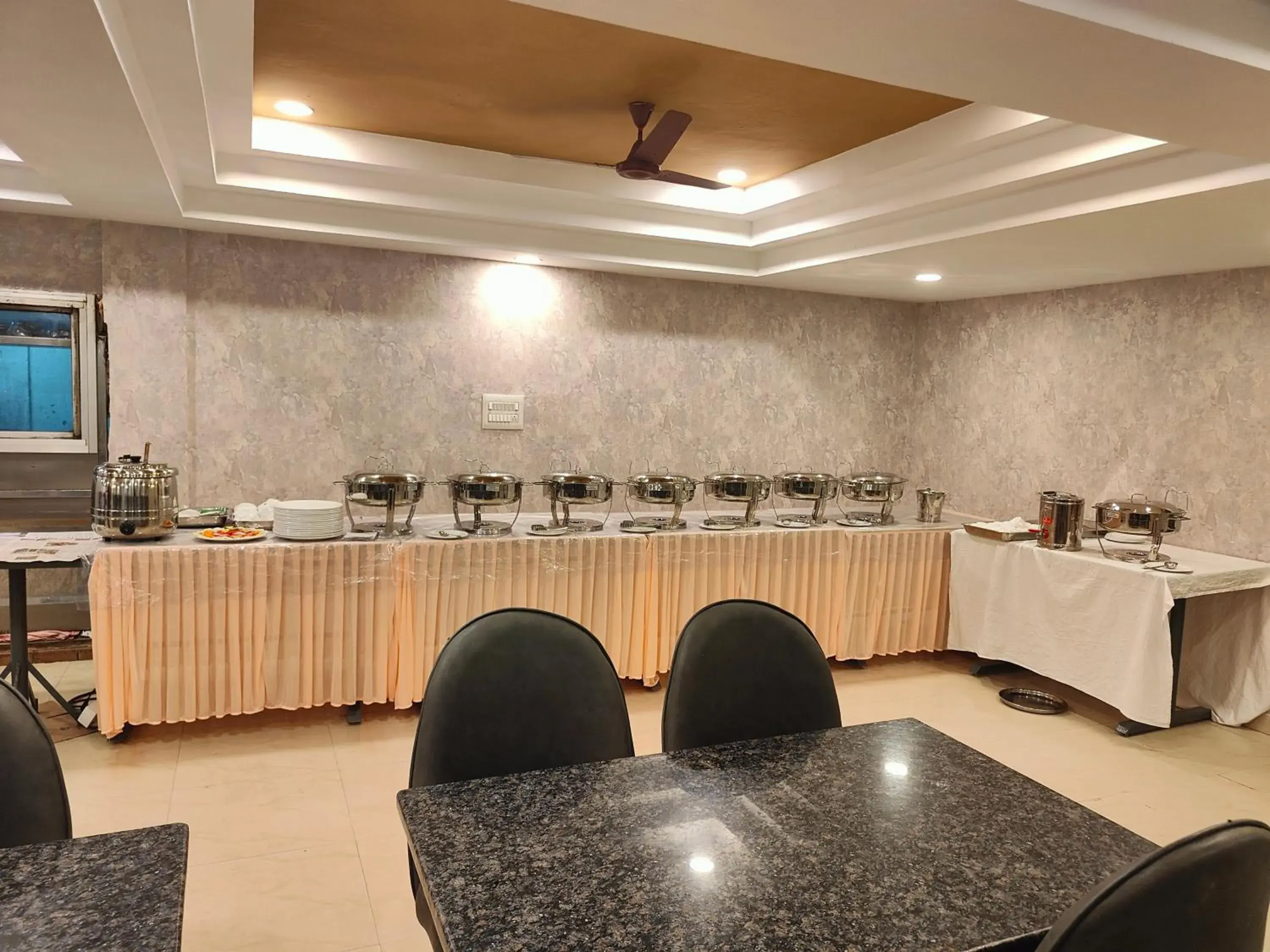 Restaurant/places to eat in Hotel Geetha International Restaurant/places to eat in Hotel Geetha International