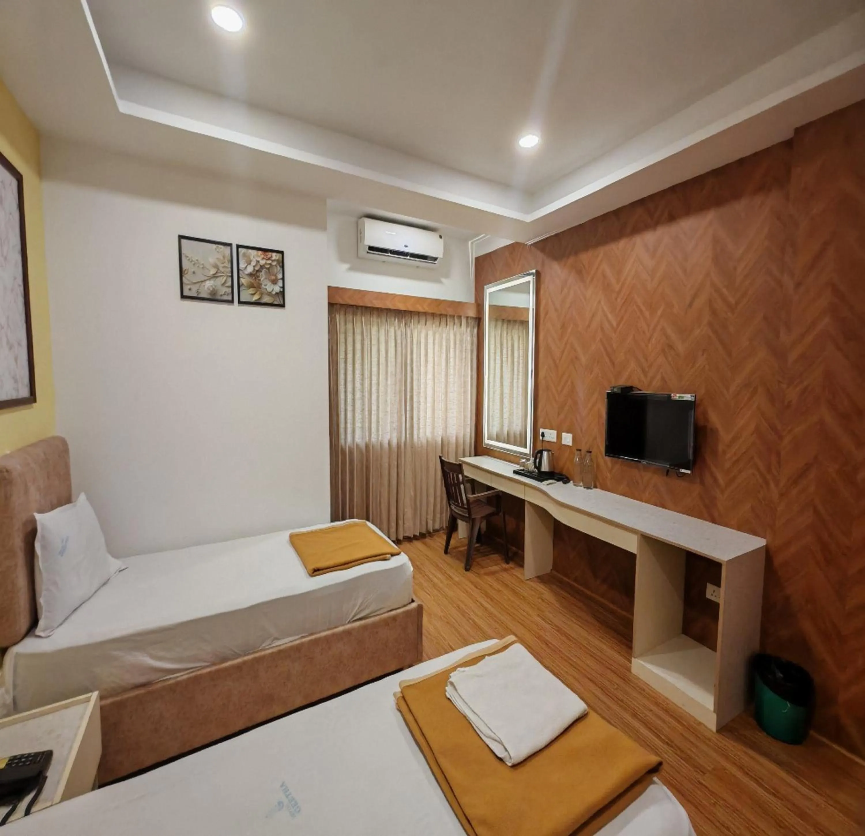 TV and multimedia, Bed in Hotel Geetha International