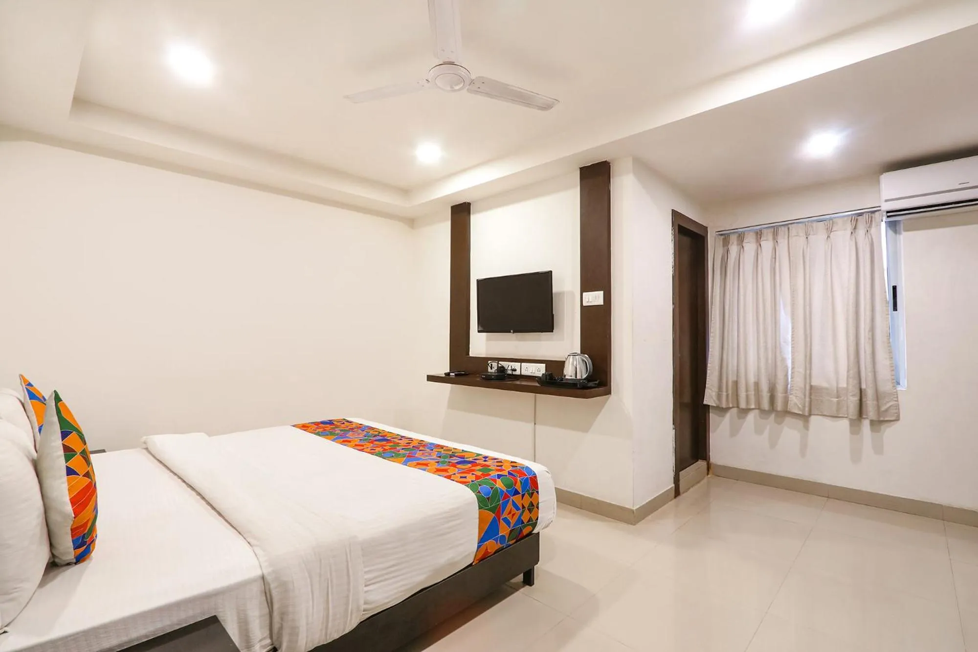 Bed in FabHotel Blue Dawn - Gachibowli - Nr ISB
