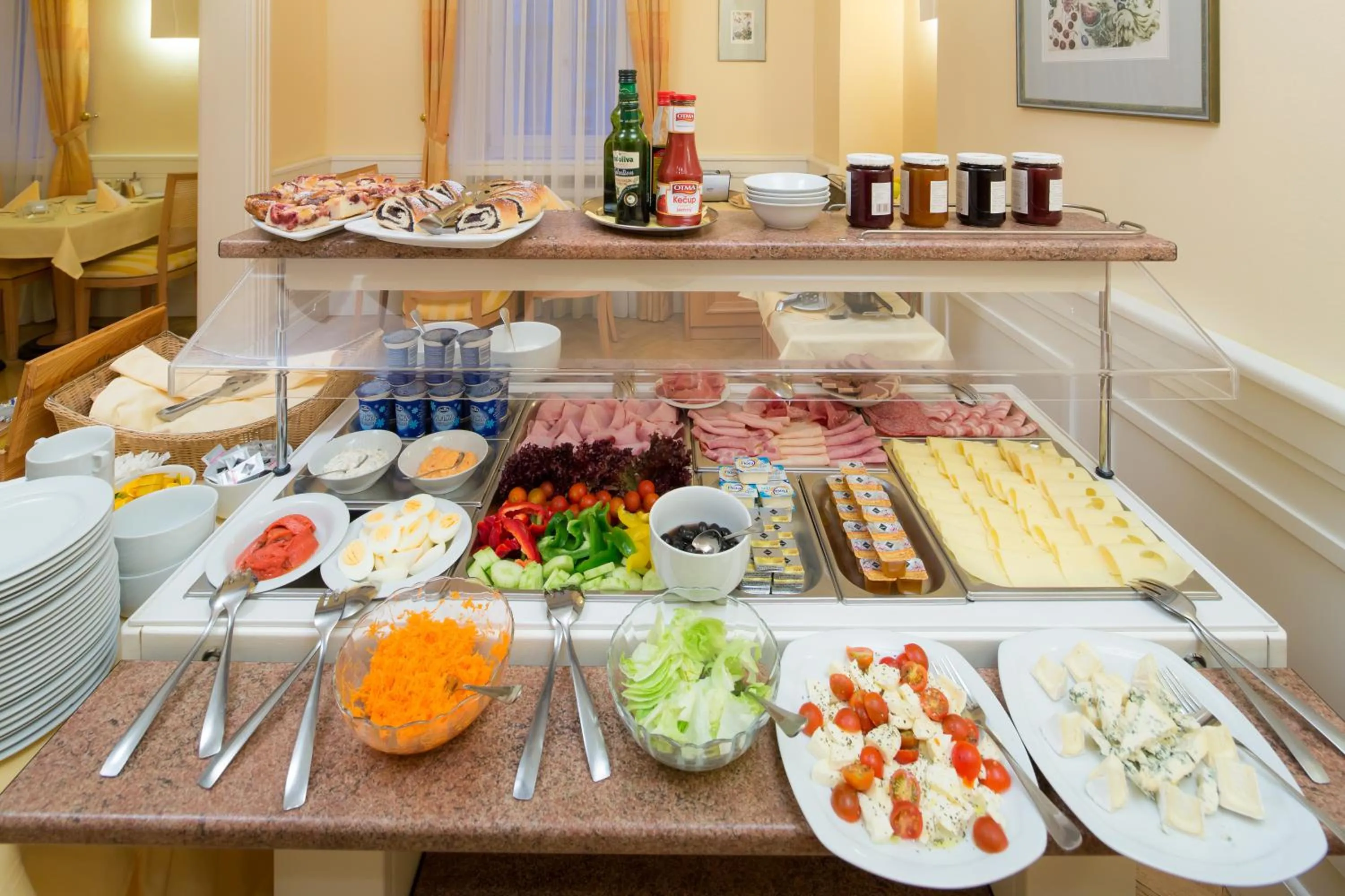 Buffet breakfast in Hotel Palatin