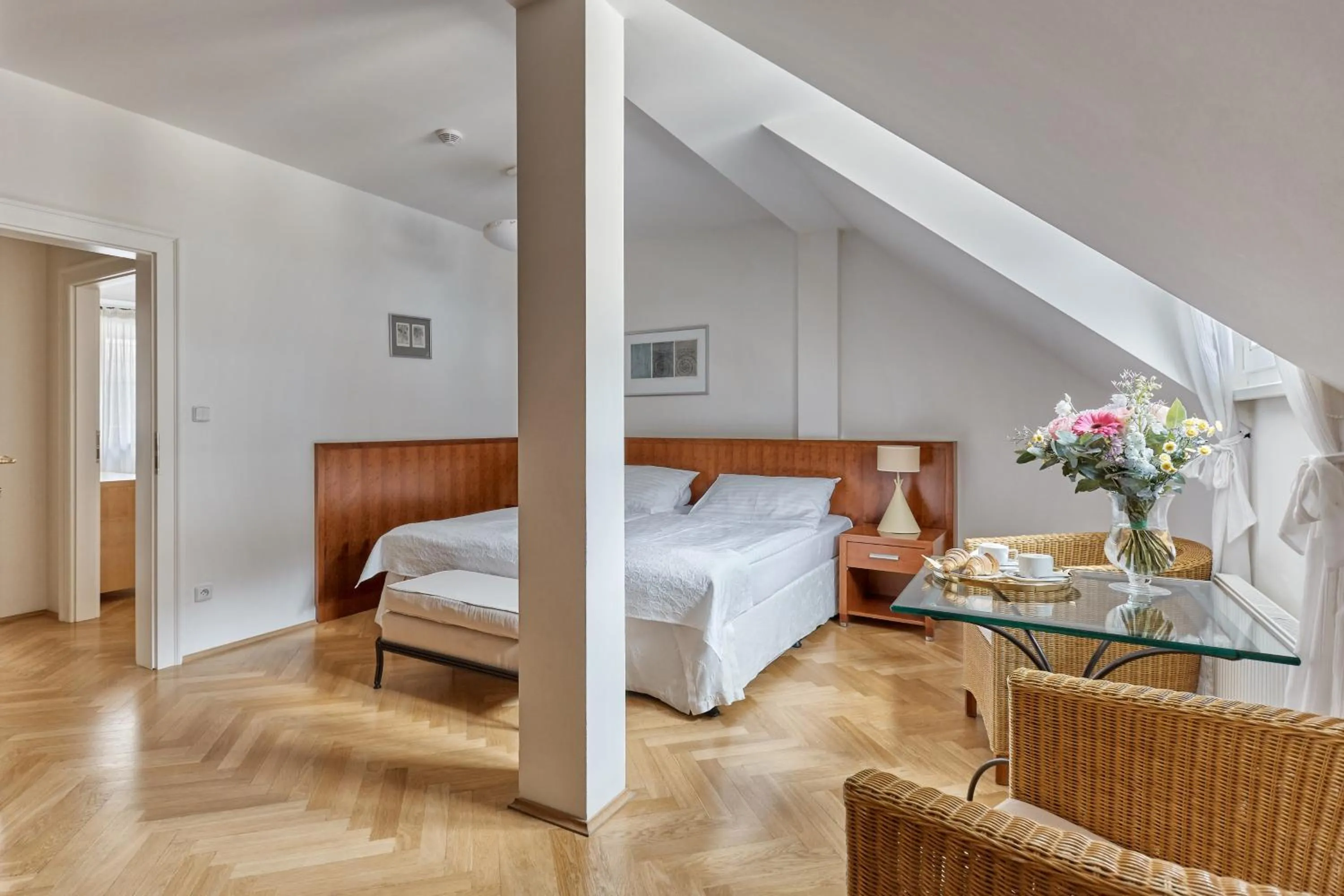 Bedroom, Bed in Hotel Palatin