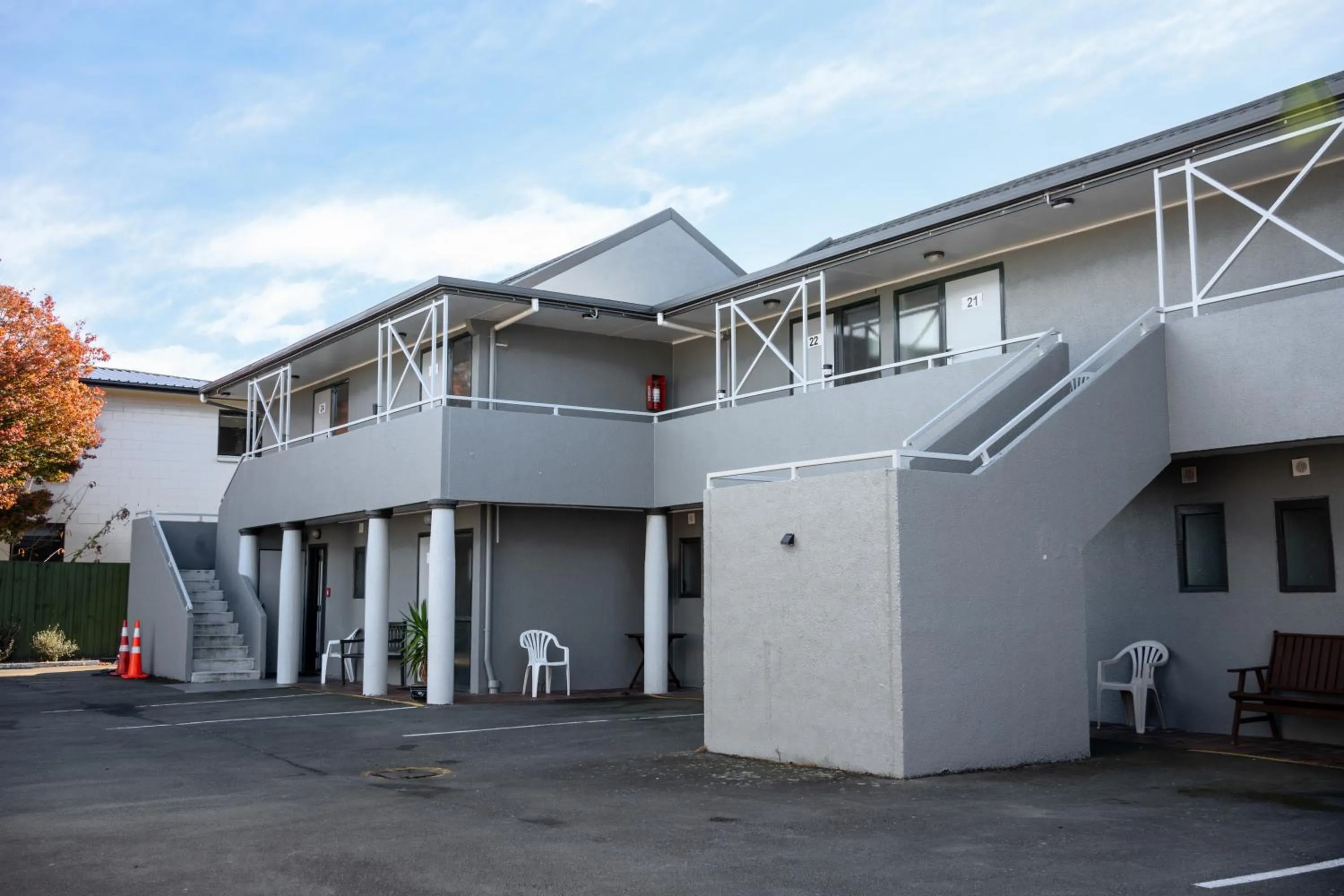 Property building in Samhil Motor Lodge