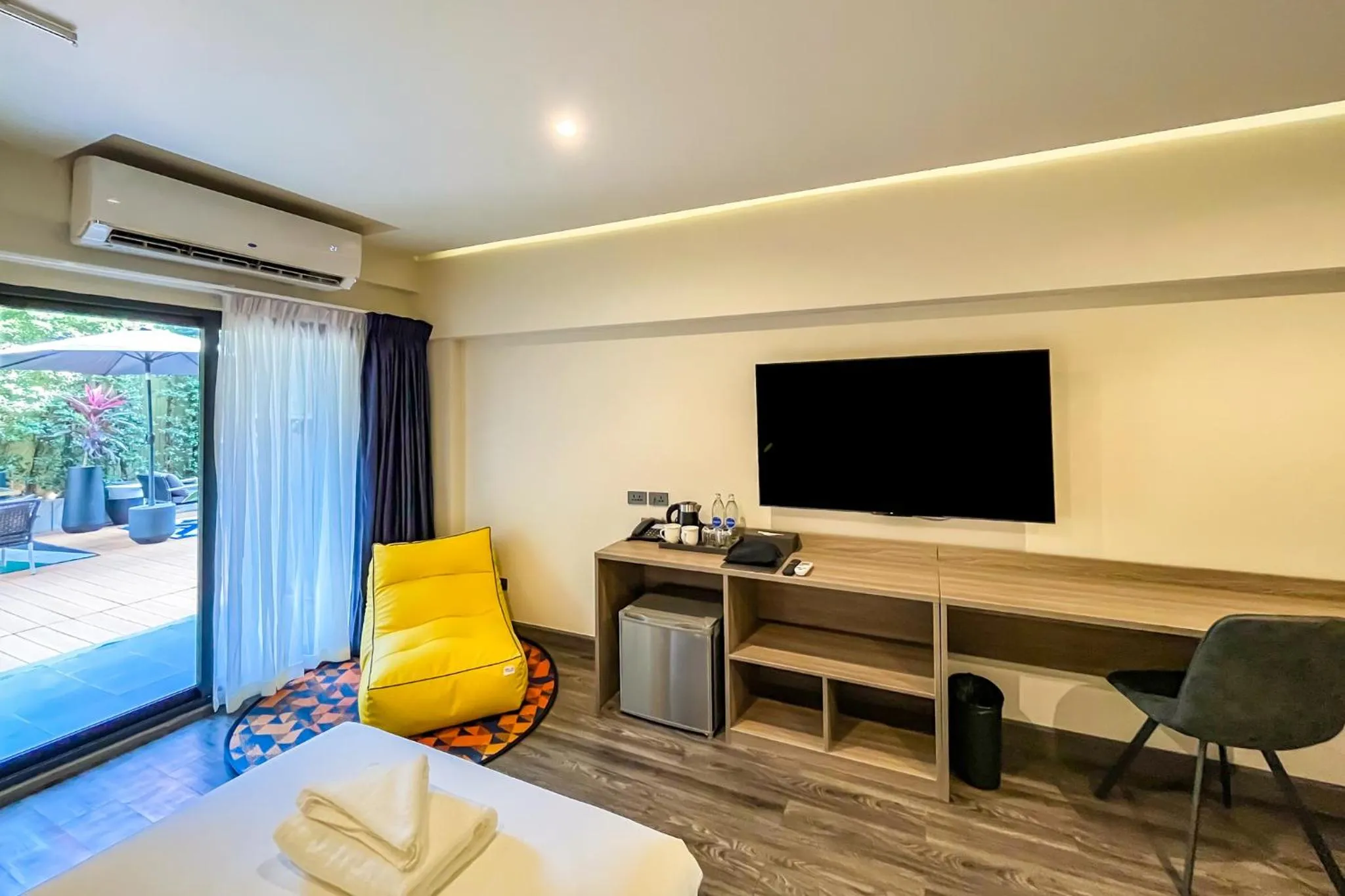 hair dresser in SureStay by Best Western Iconic Ari-Jatujak