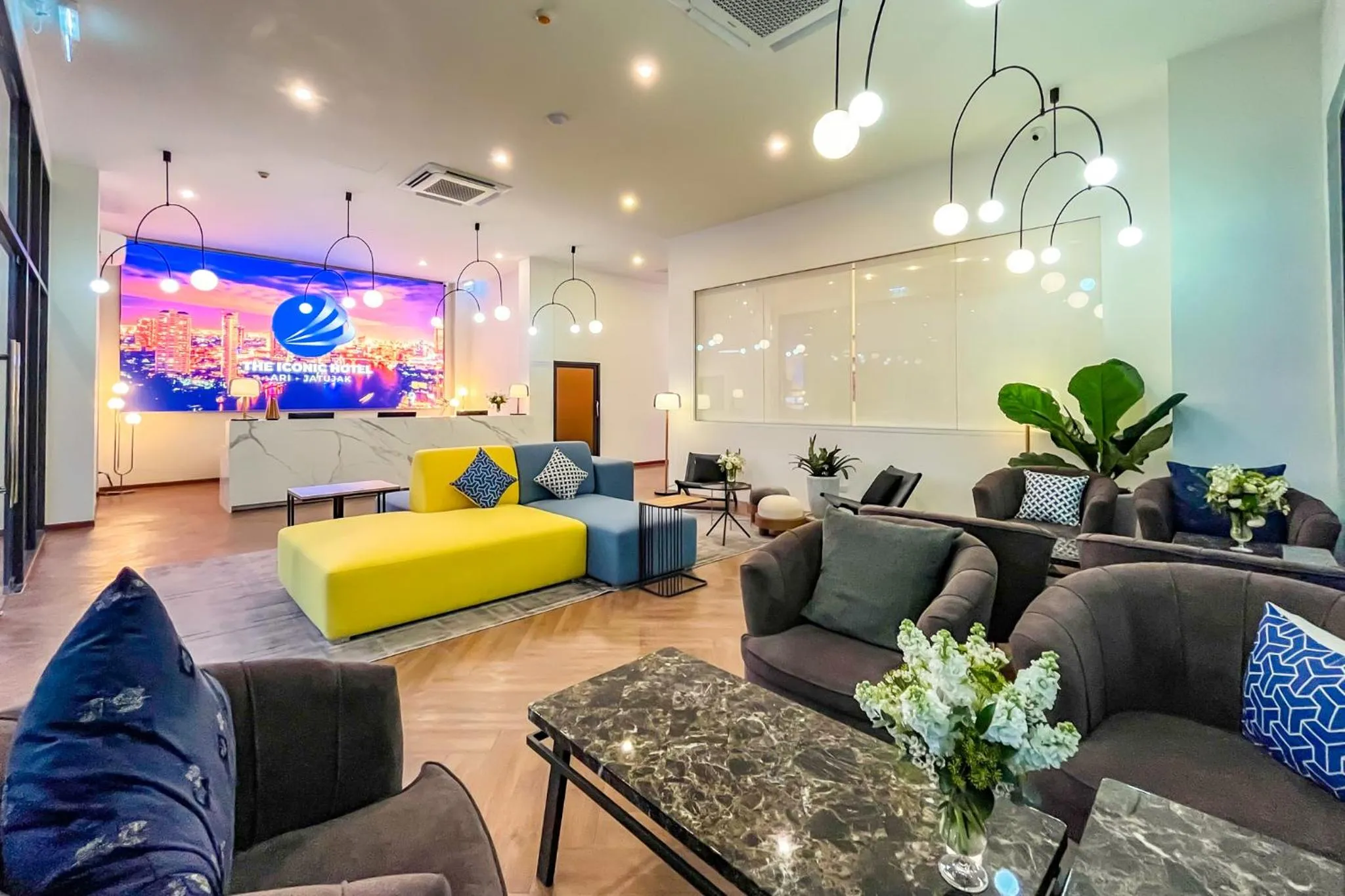 Seating area in SureStay by Best Western Iconic Ari-Jatujak