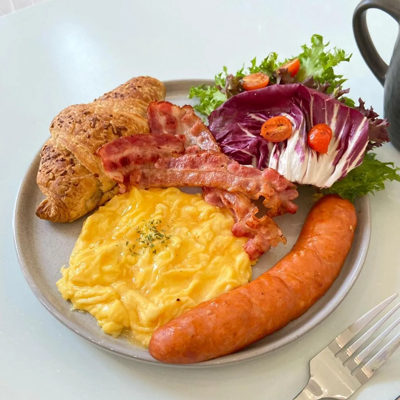 American breakfast in SureStay by Best Western Iconic Ari-Jatujak