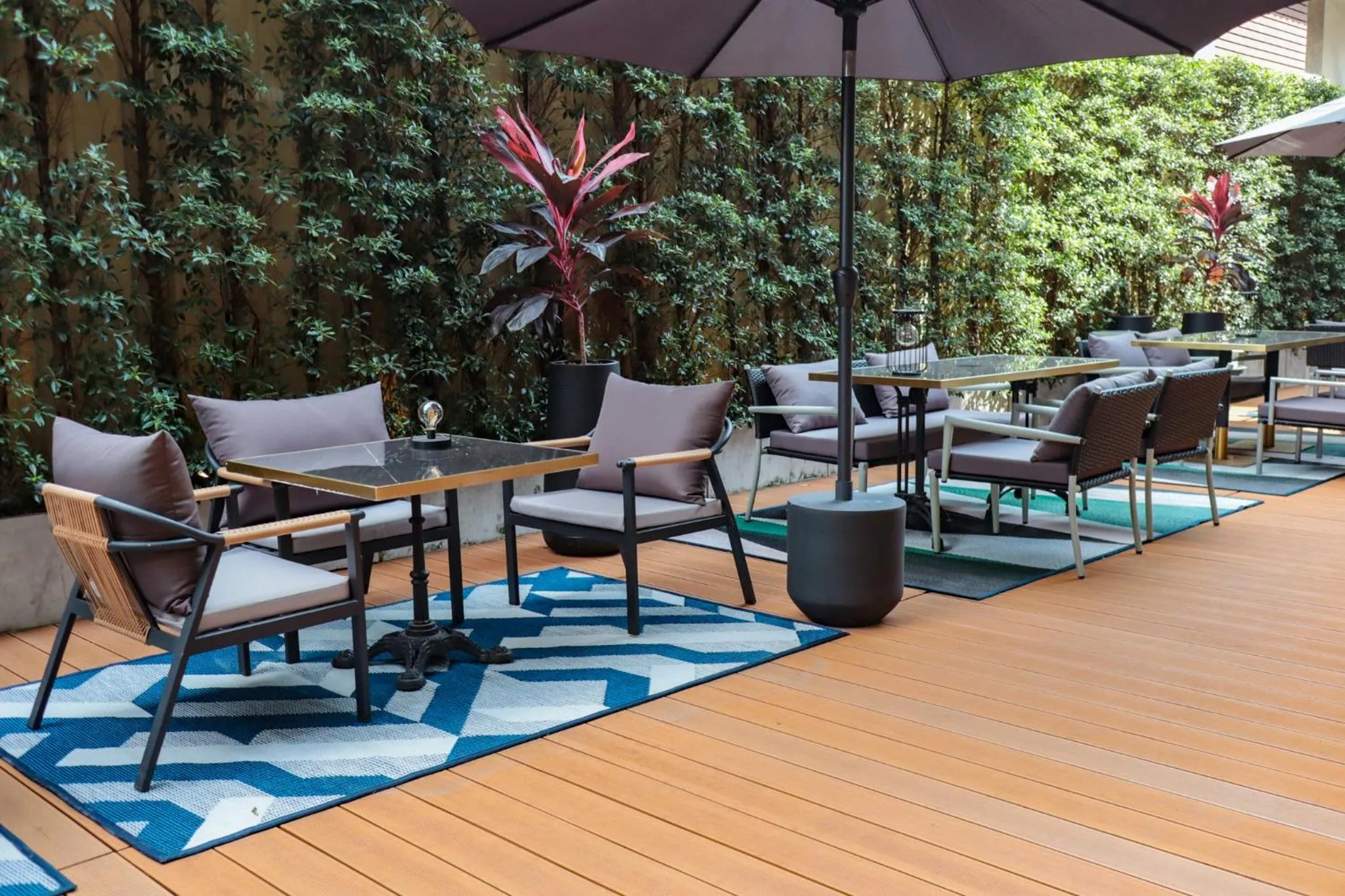 Seating area in SureStay by Best Western Iconic Ari-Jatujak