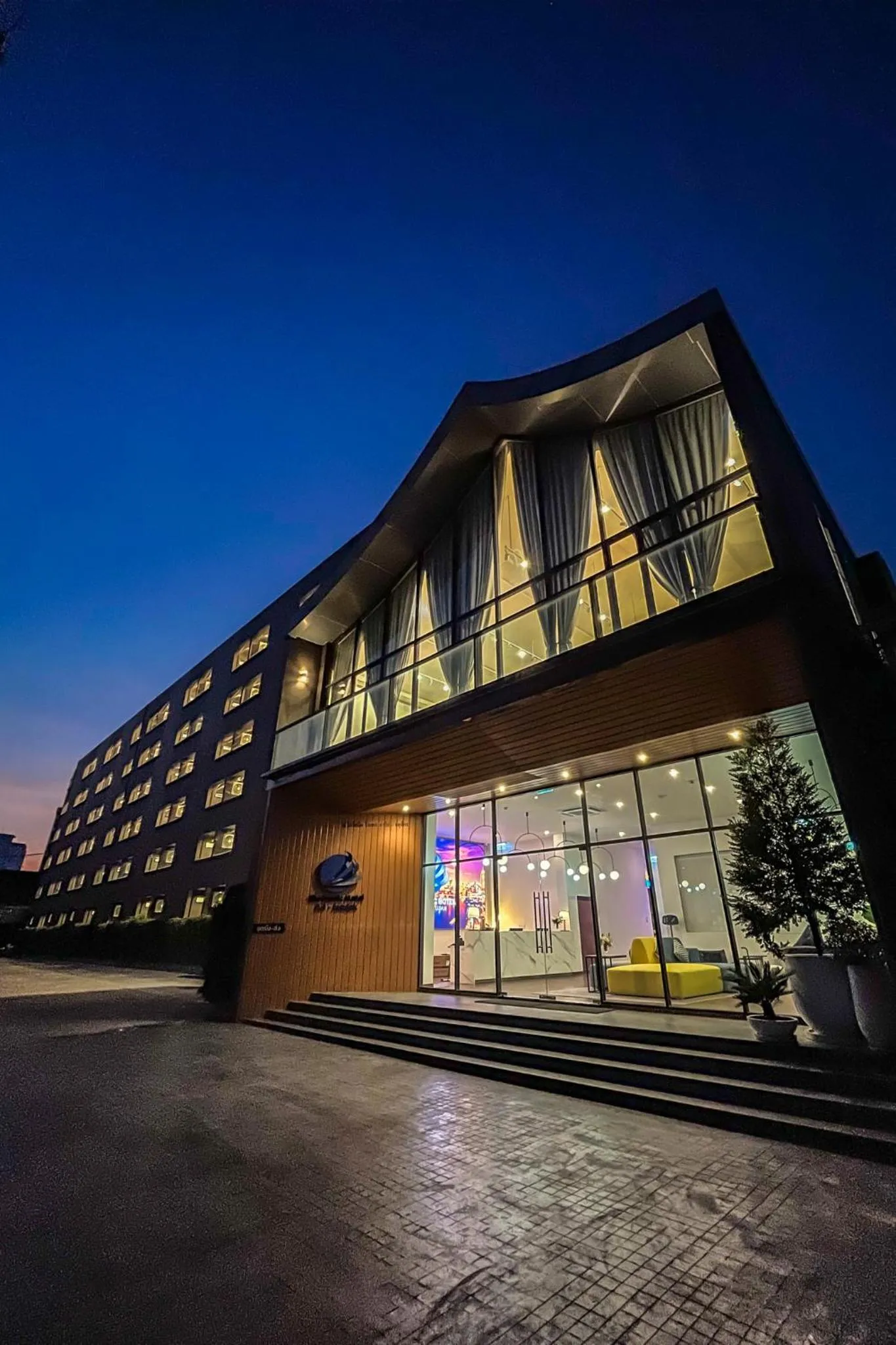 Property building in SureStay by Best Western Iconic Ari-Jatujak