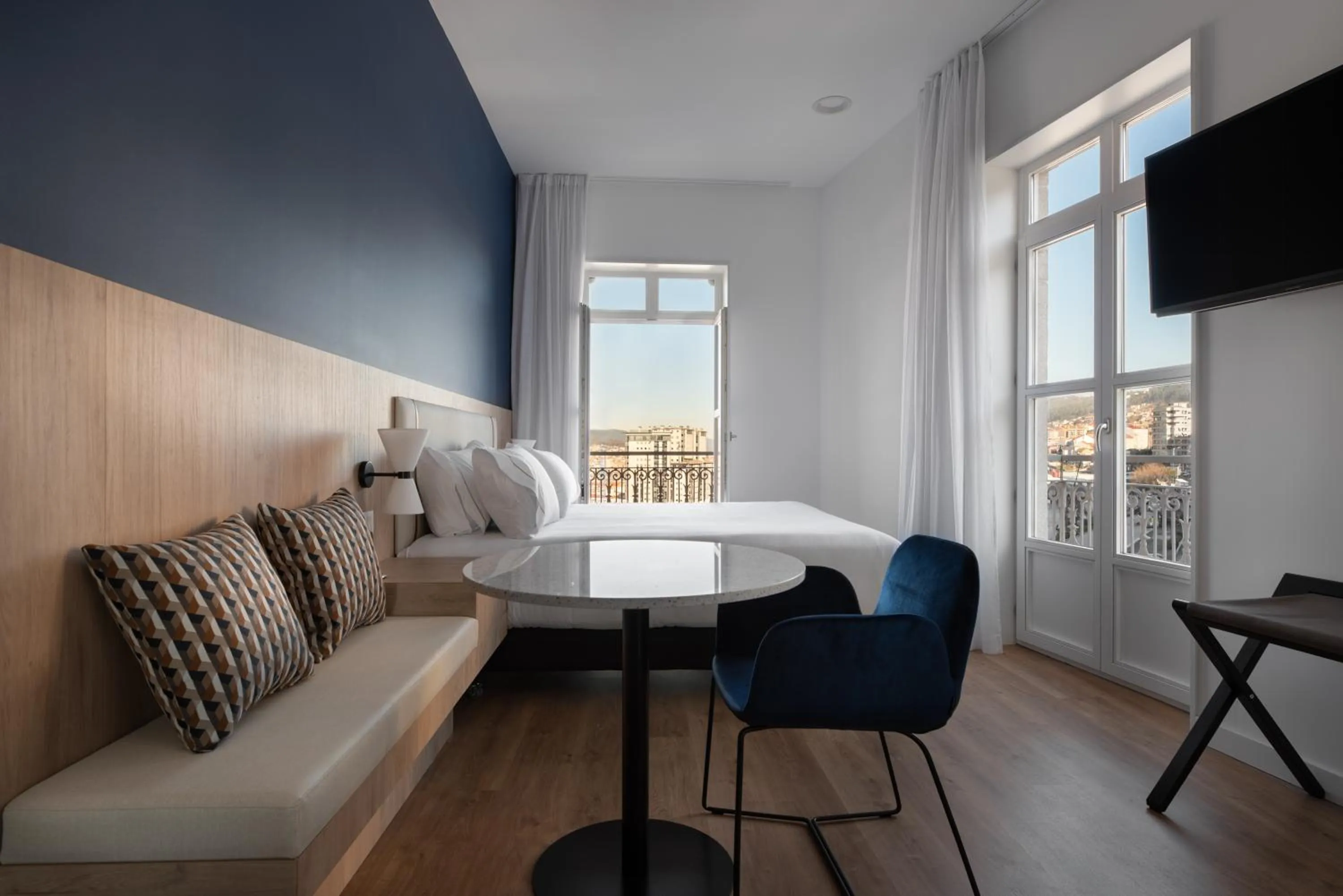 Photo of the whole room in Exe Vigo