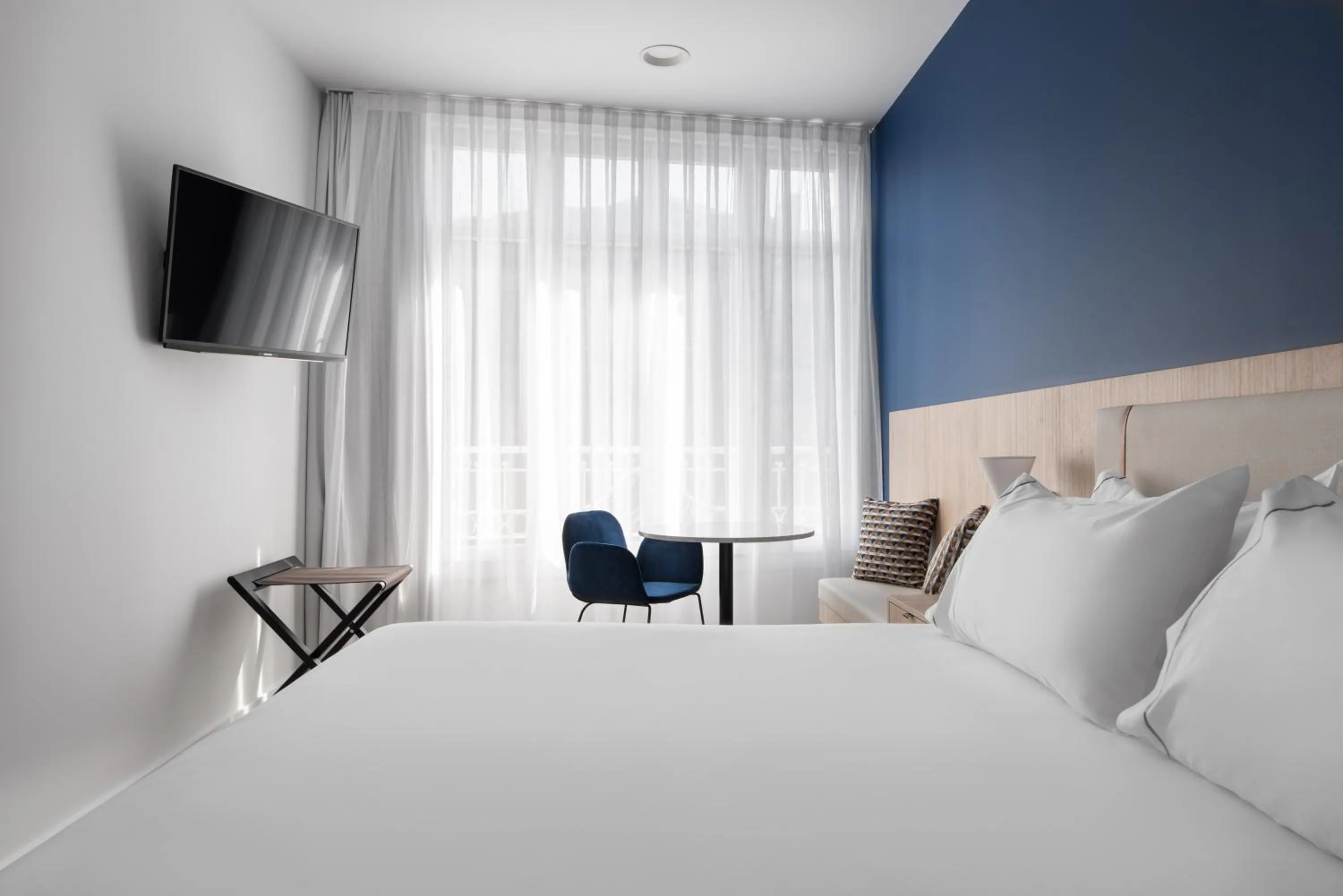 Photo of the whole room, Bed in Exe Vigo