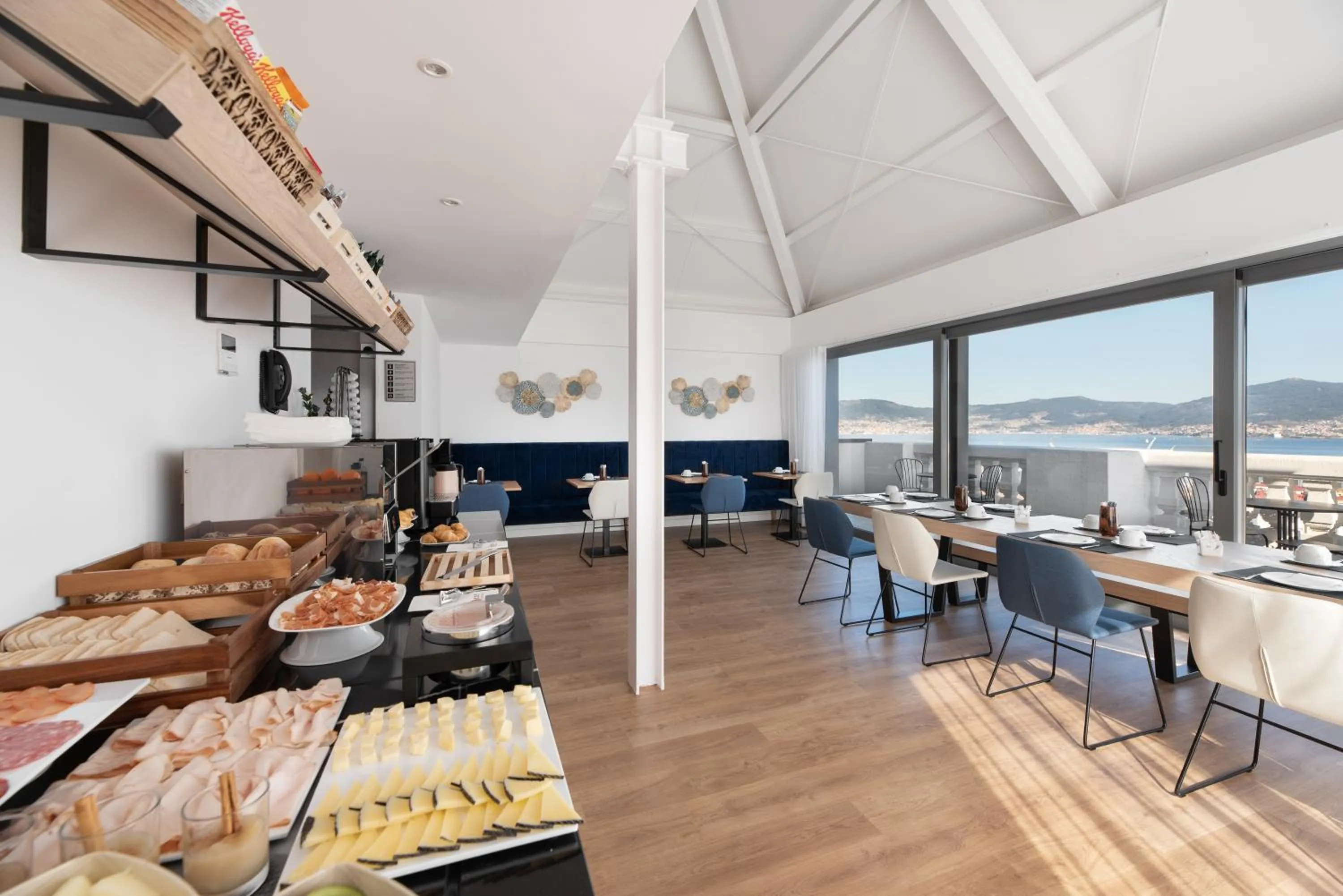 Buffet breakfast in Exe Vigo